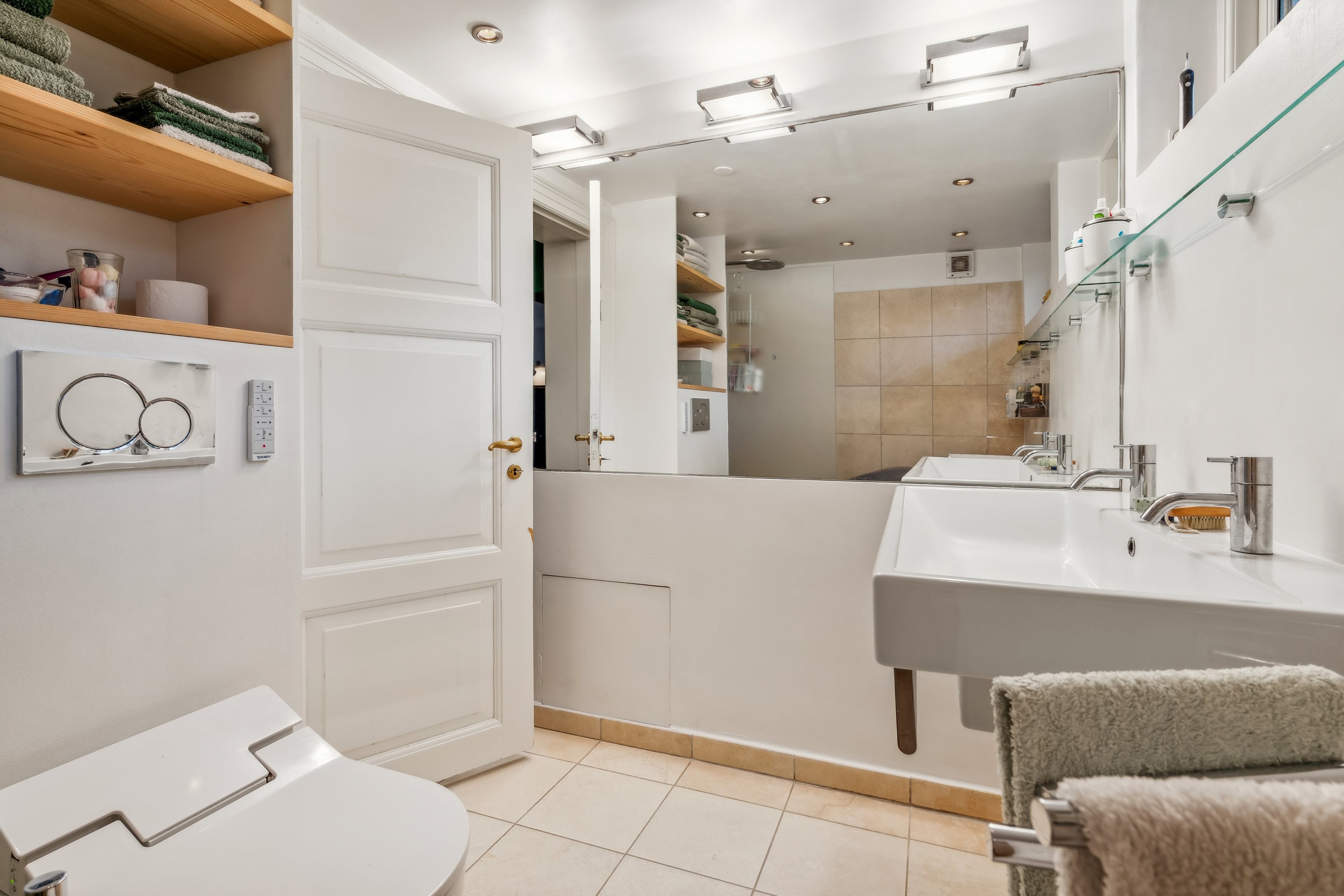 Fremhævet badeværelse billede i fuldskærmstilstand. Billede af Østre Skovvej 23, 8240 Risskov