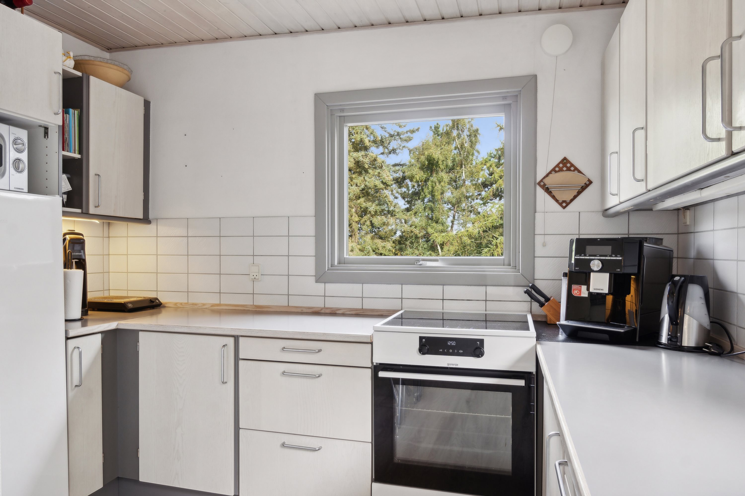 Fremhævet køkken billede i fuldskærmstilstand. Billede af Vibeengen 1, 4550 Asnæs