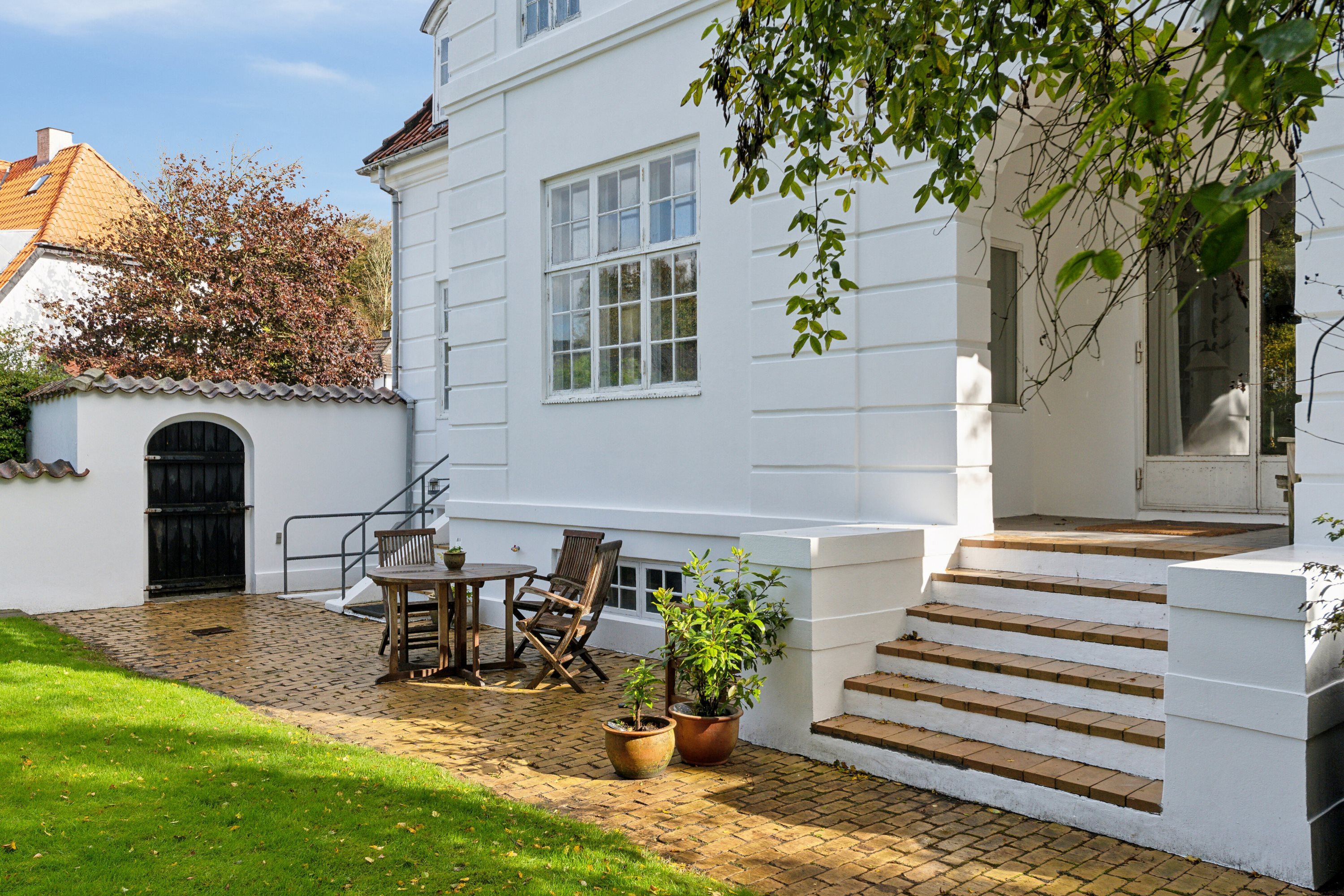 Fremhævet terrasse billede i fuldskærmstilstand. Billede af Svanelundsvej 14, 9800 Hjørring