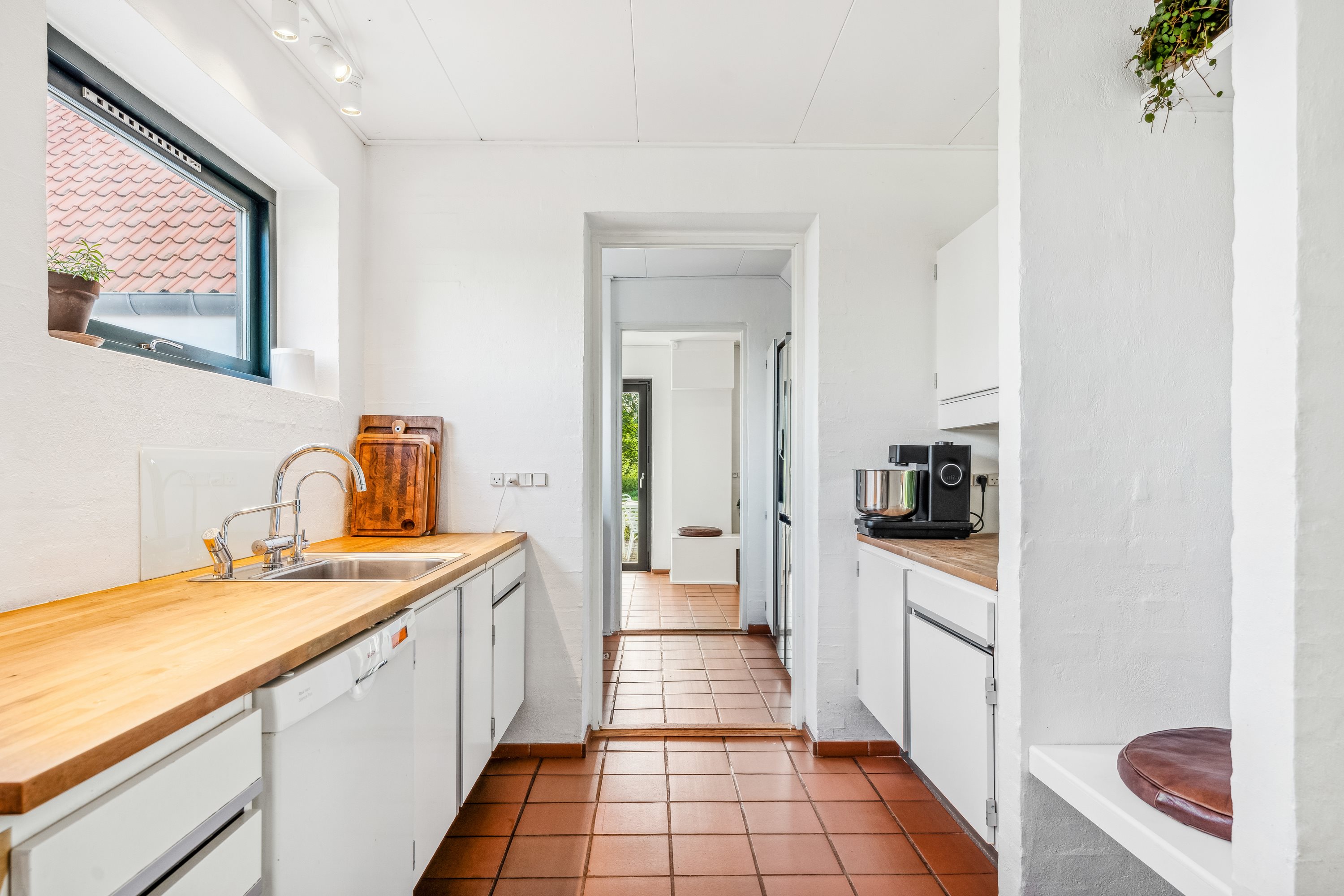 Fremhævet gang billede i fuldskærmstilstand. Billede af Møllevej 7, Langskov, 8370 Hadsten