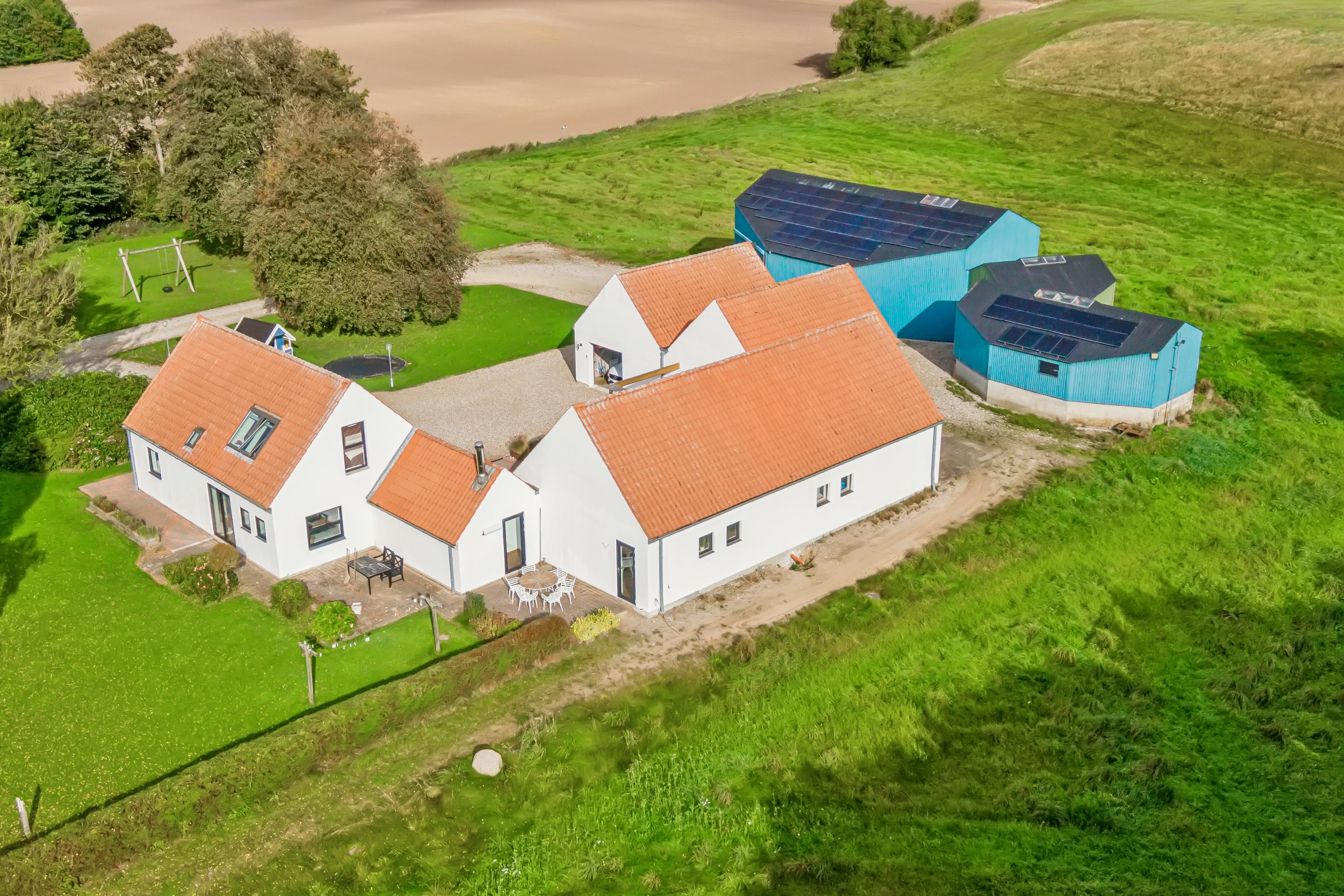 Miniaturebillede 2: luftfoto. Billede af Møllevej 7, Langskov, 8370 Hadsten