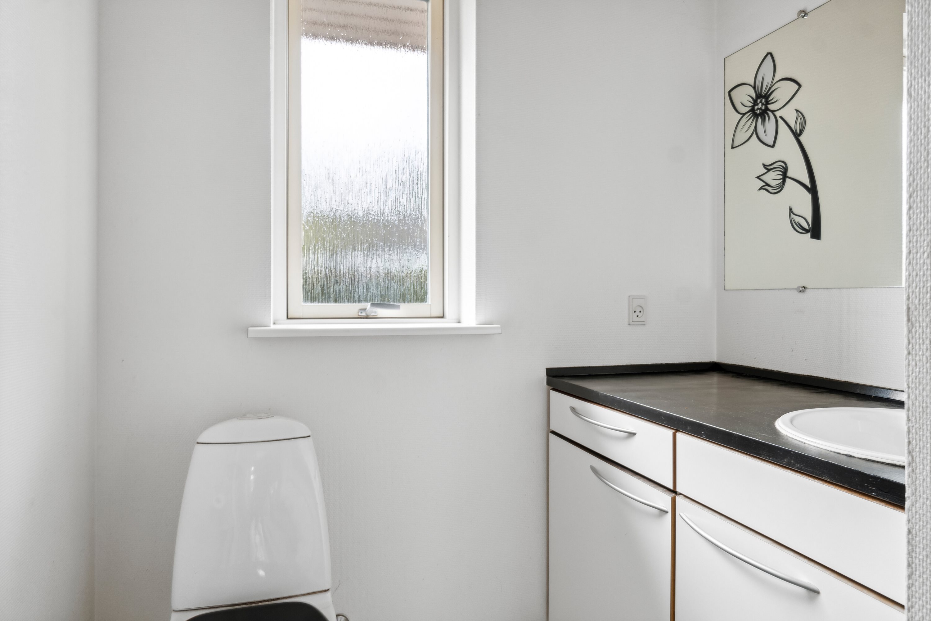 Fremhævet badeværelse billede i fuldskærmstilstand. Billede af Karolinevej 11, 4200 Slagelse