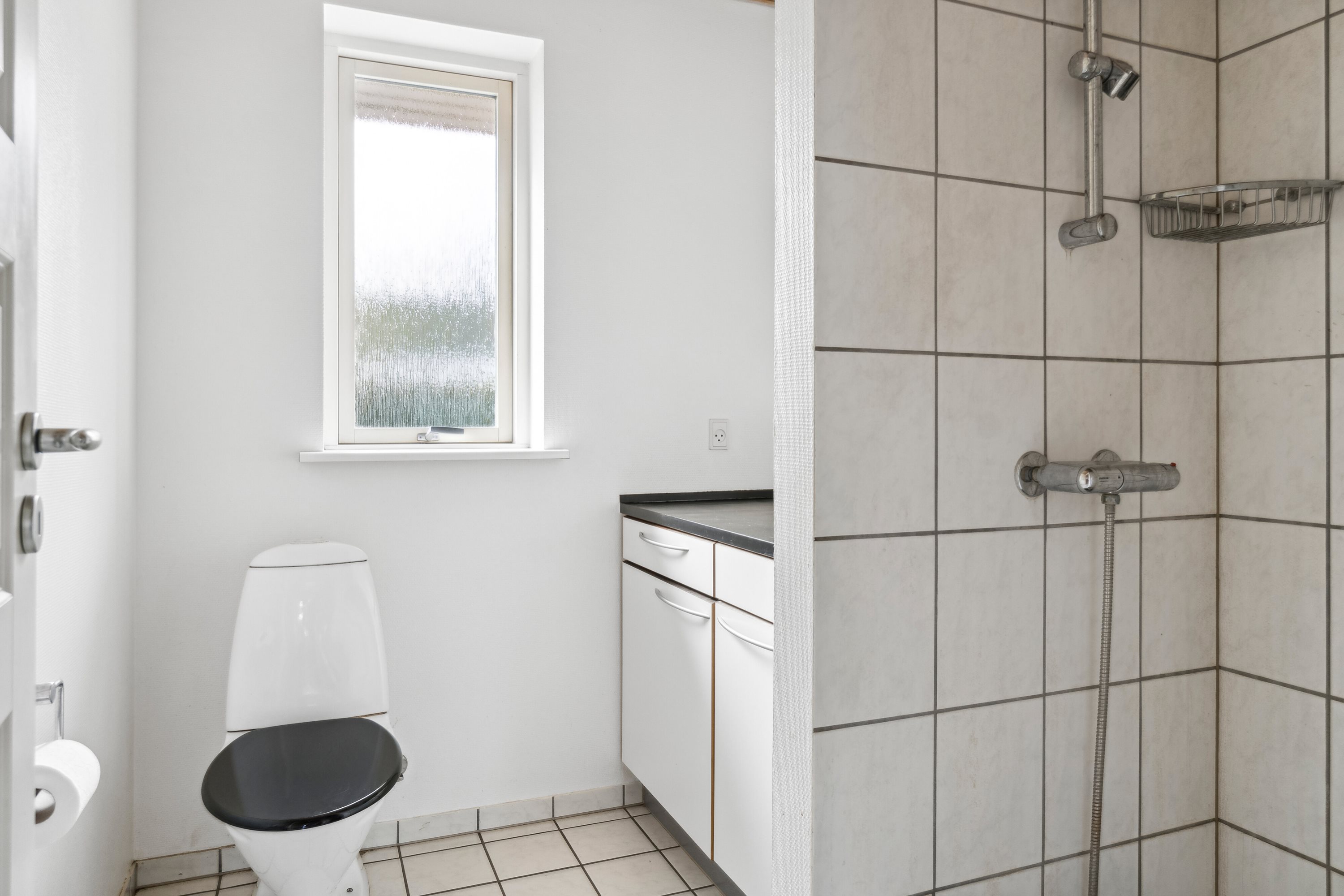 Fremhævet badeværelse billede i fuldskærmstilstand. Billede af Karolinevej 11, 4200 Slagelse