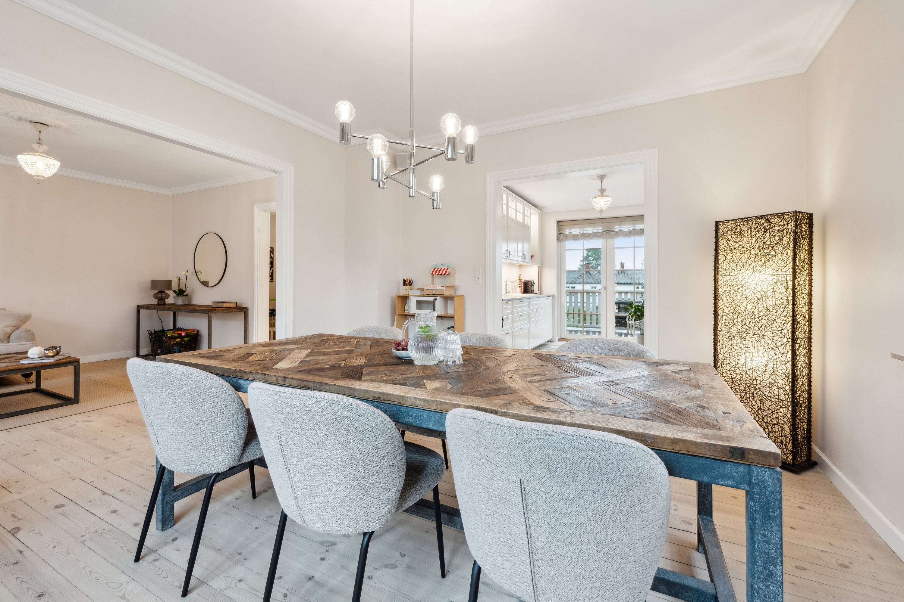 Fremhævet spisestue billede i fuldskærmstilstand. Billede af Tordenskjoldsvej 13, 3000 Helsingør