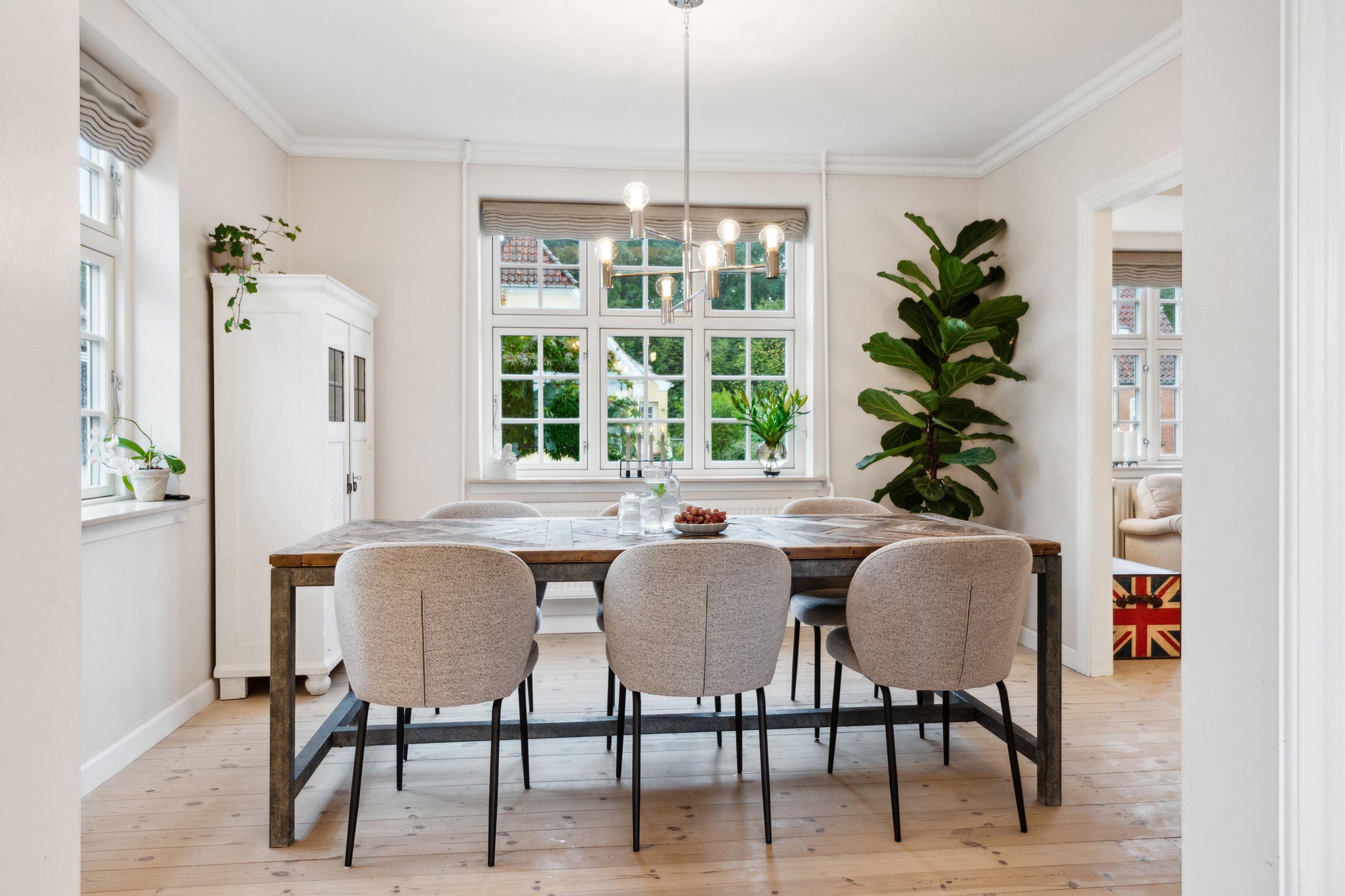 Fremhævet spisestue billede i fuldskærmstilstand. Billede af Tordenskjoldsvej 13, 3000 Helsingør