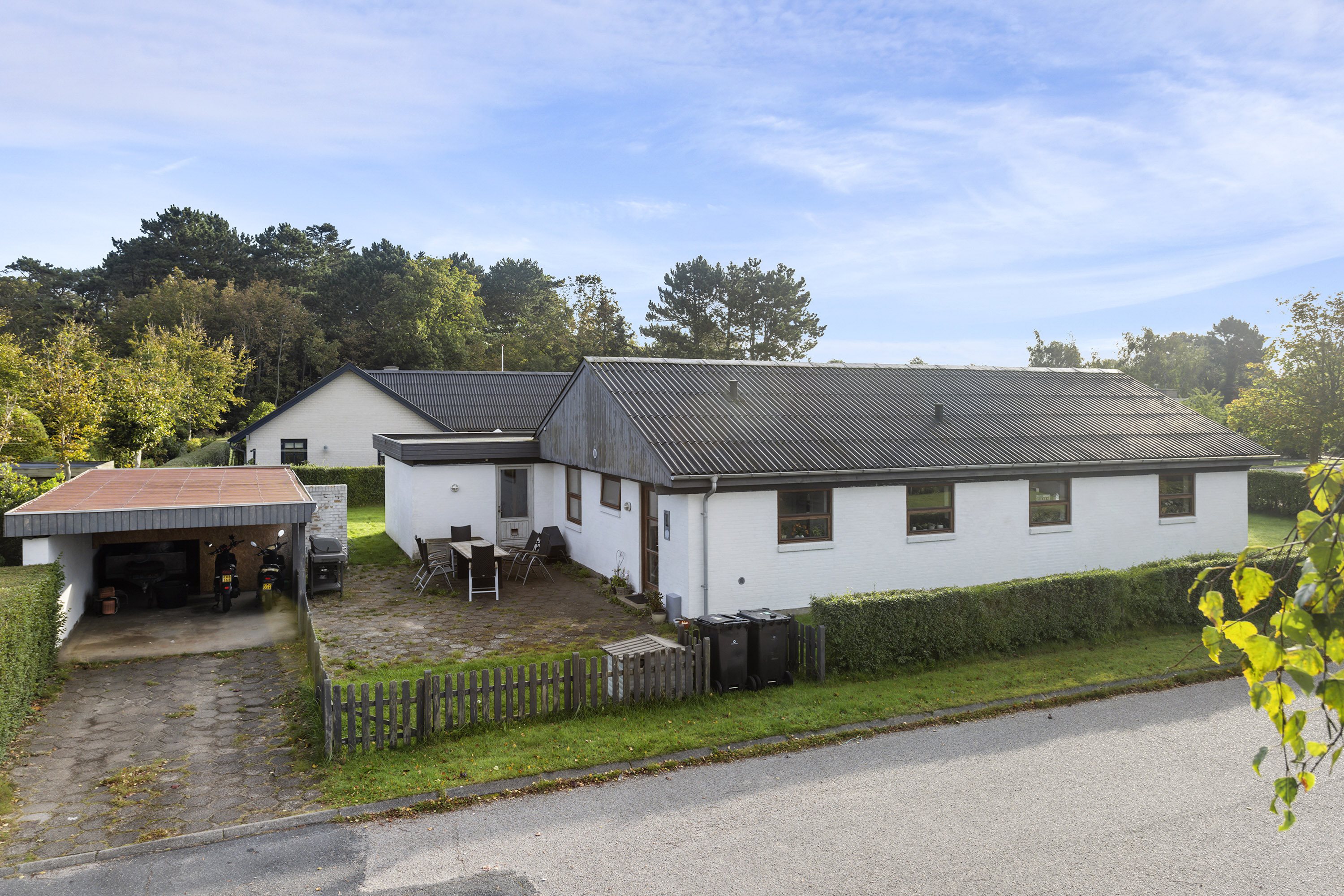 Fremhævet facade billede i fuldskærmstilstand. Billede af Klitlund 31, 9900 Frederikshavn