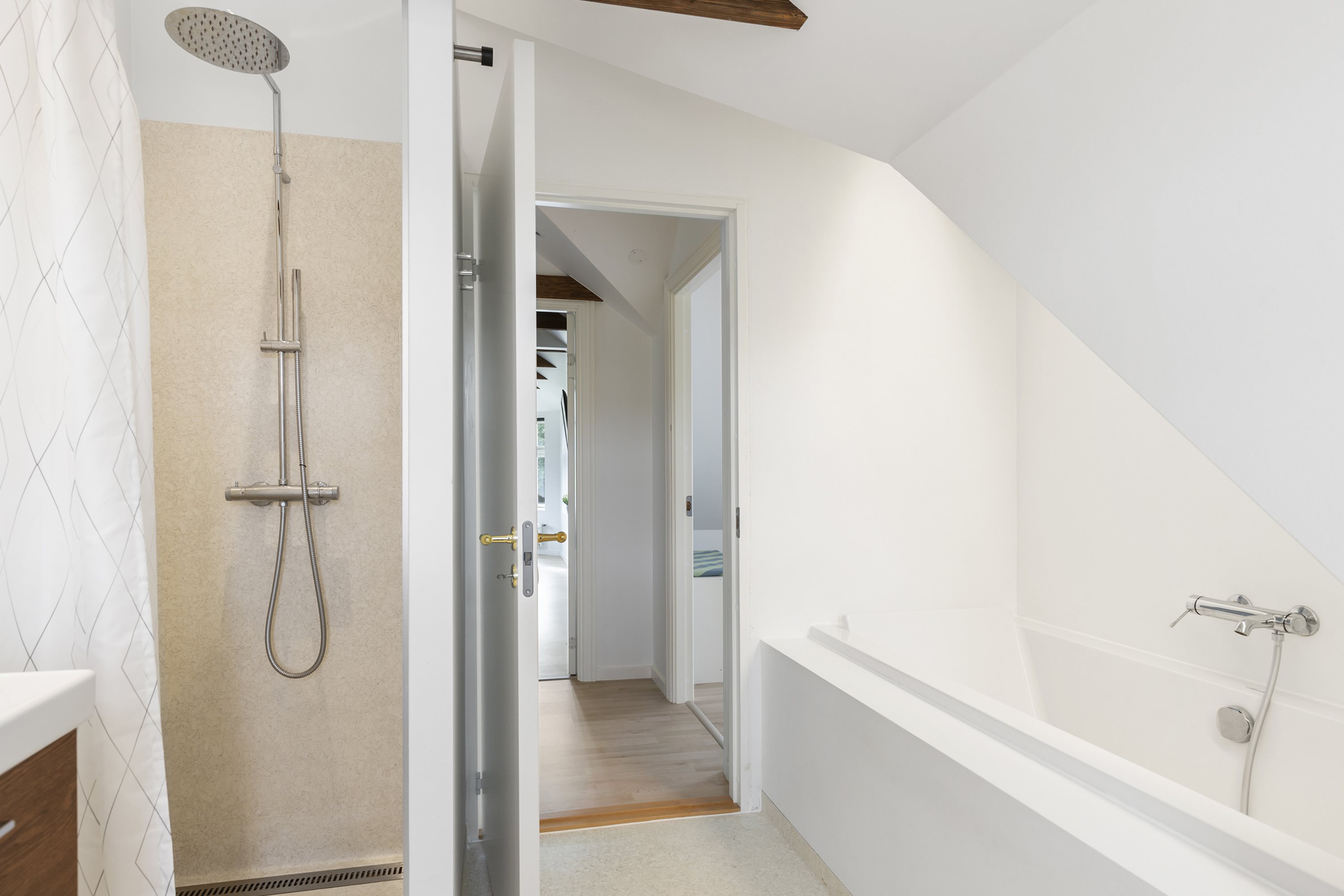 Fremhævet badeværelse billede i fuldskærmstilstand. Billede af Halkærvej 91, Skørbæk, 9240 Nibe