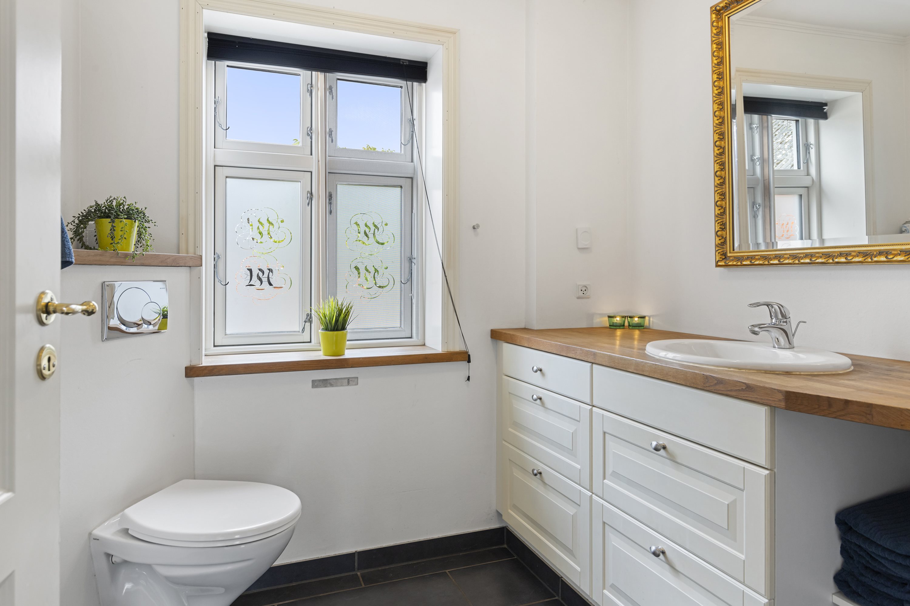 Fremhævet badeværelse billede i fuldskærmstilstand. Billede af Halkærvej 91, Skørbæk, 9240 Nibe