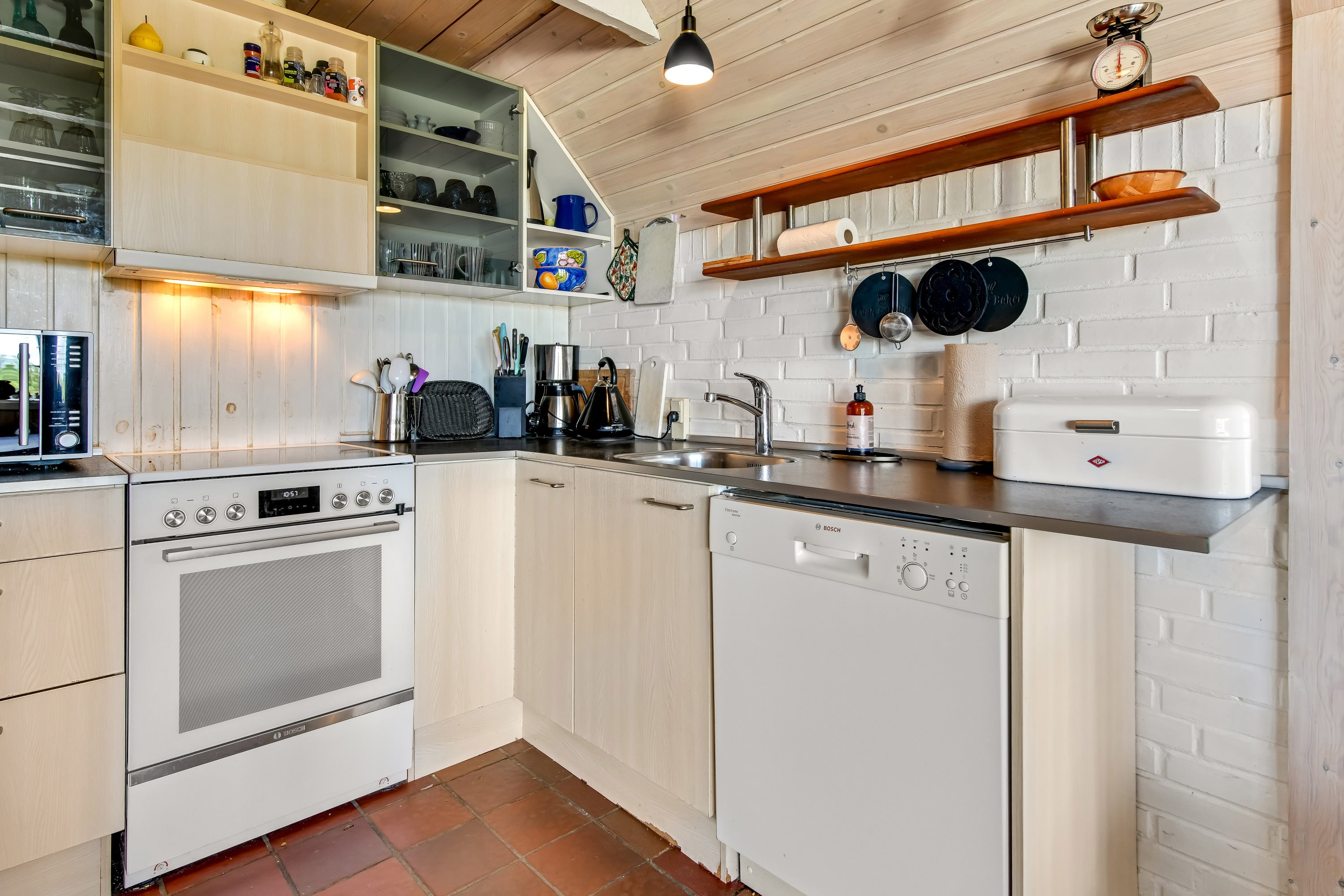 Fremhævet køkken billede i fuldskærmstilstand. Billede af Paradisvej 52, Rindby Strand, 6720 Fanø