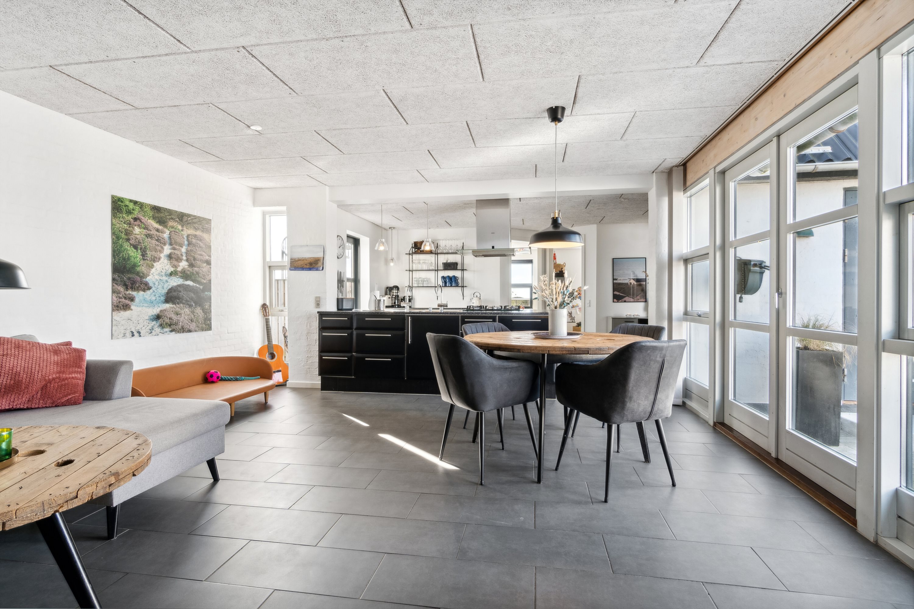 Fremhævet stue billede i fuldskærmstilstand. Billede af Vesterhavsgade 108, Vorupør, 7700 Thisted