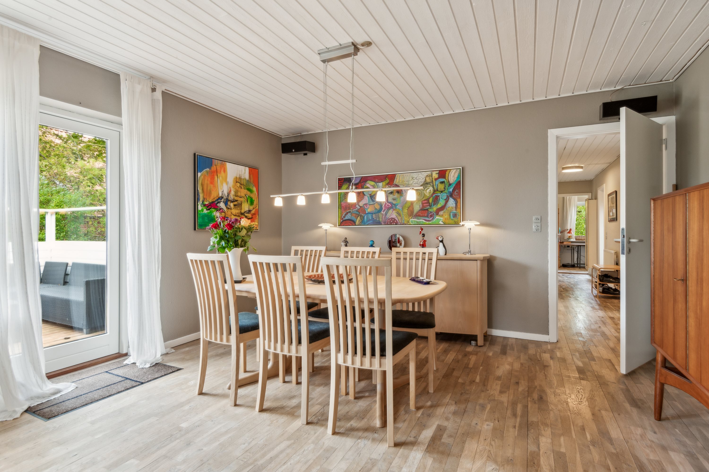 Fremhævet stue billede i fuldskærmstilstand. Billede af Mylius Erichsens Vej 21, Gug, 9210 Aalborg SØ