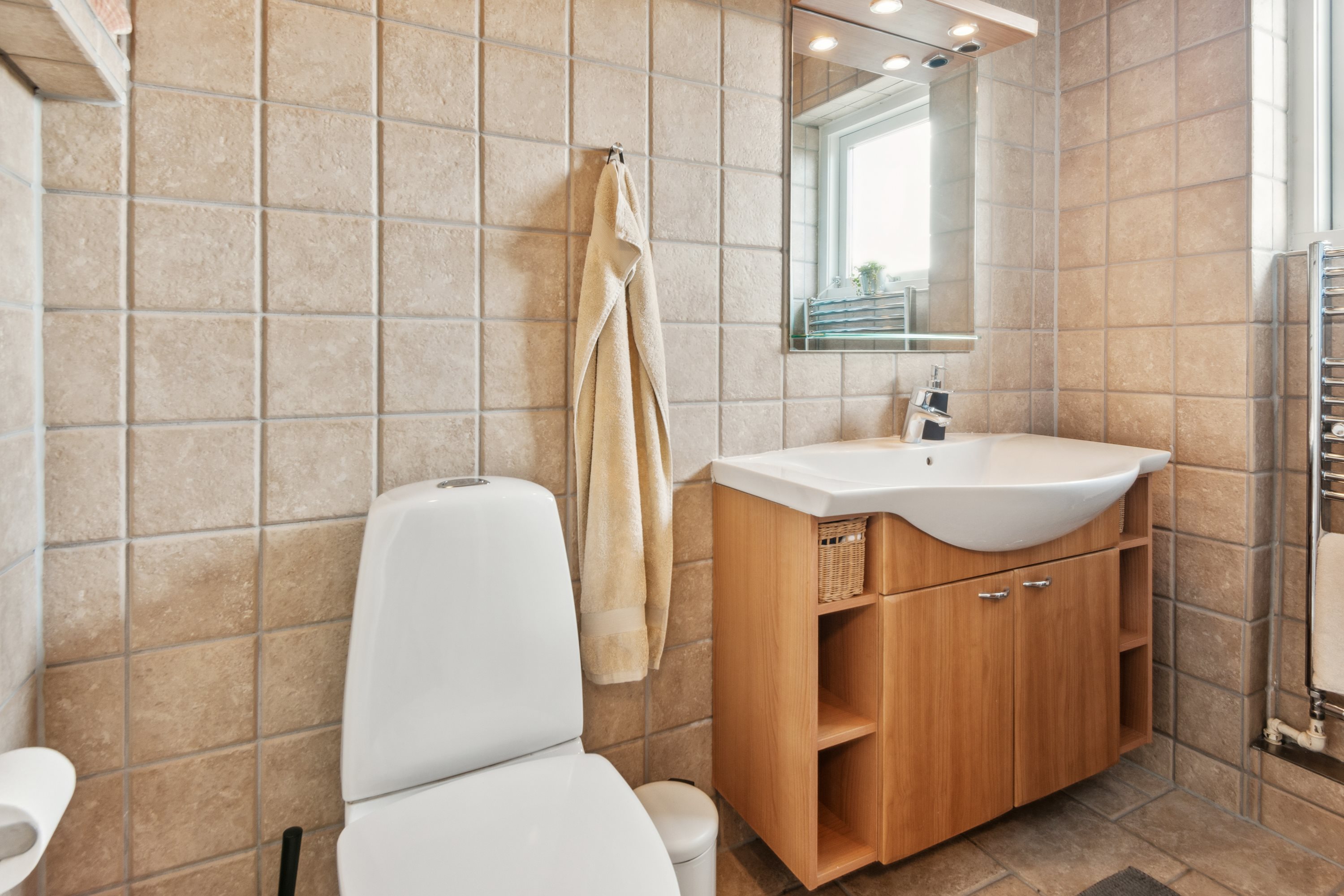 Fremhævet badeværelse billede i fuldskærmstilstand. Billede af Mylius Erichsens Vej 21, Gug, 9210 Aalborg SØ