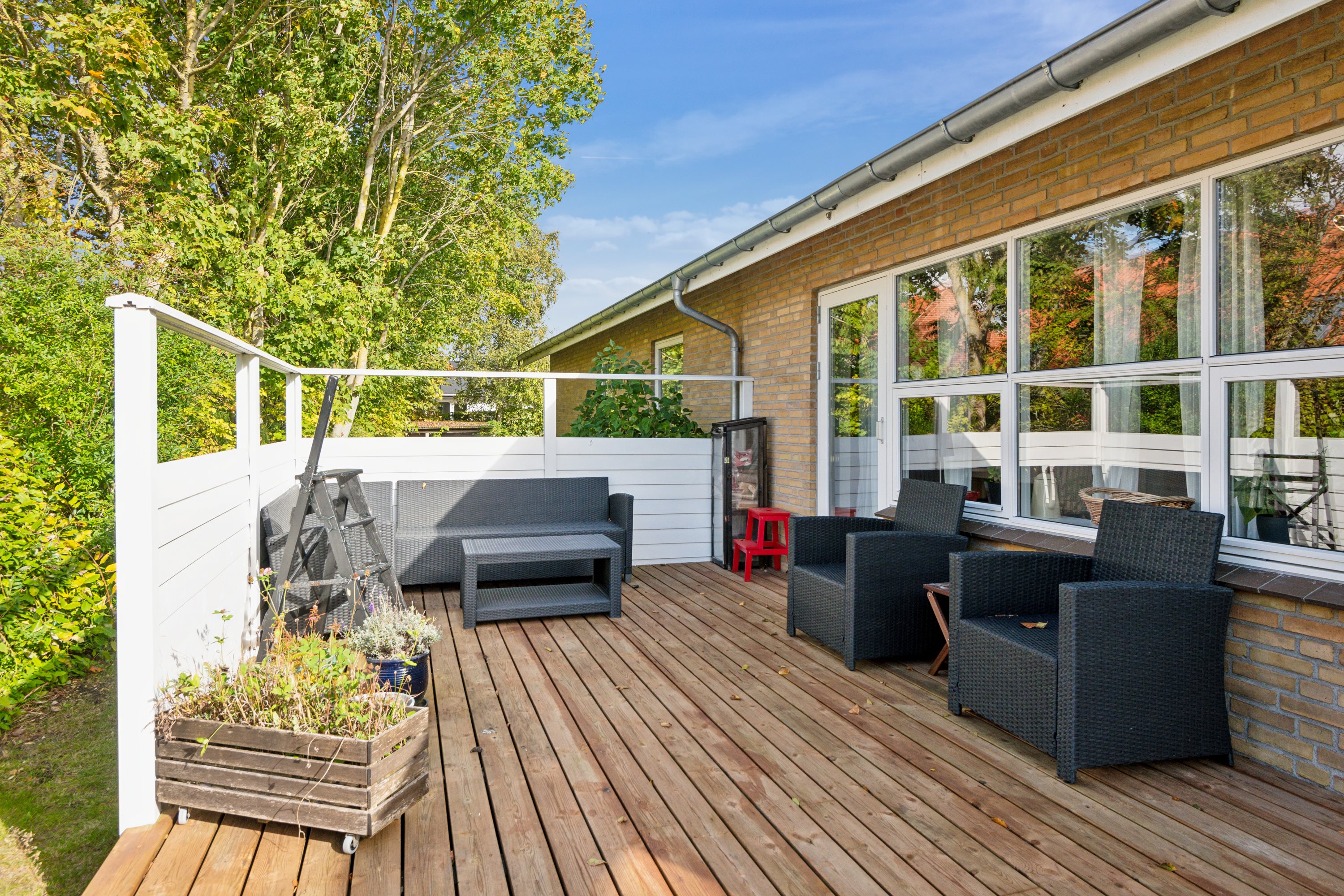 Fremhævet terrasse billede i fuldskærmstilstand. Billede af Mylius Erichsens Vej 21, Gug, 9210 Aalborg SØ