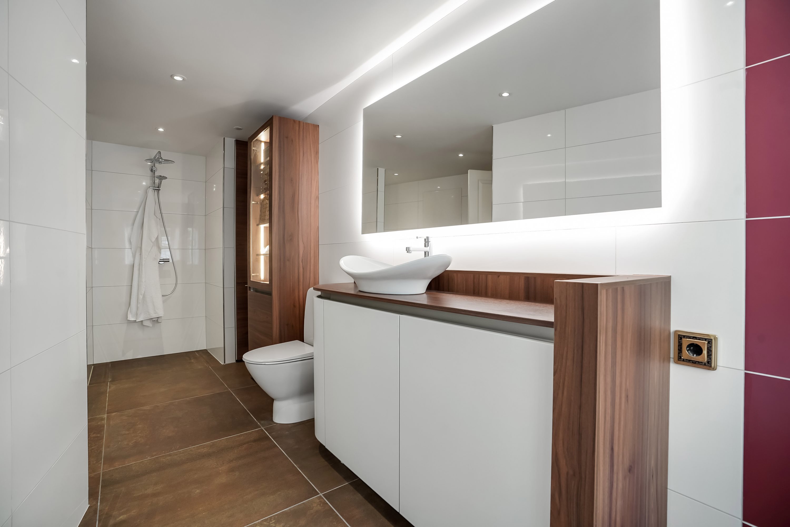 Fremhævet badeværelse billede i fuldskærmstilstand. Billede af Nørregade 45B, 1. th., 5000 Odense C