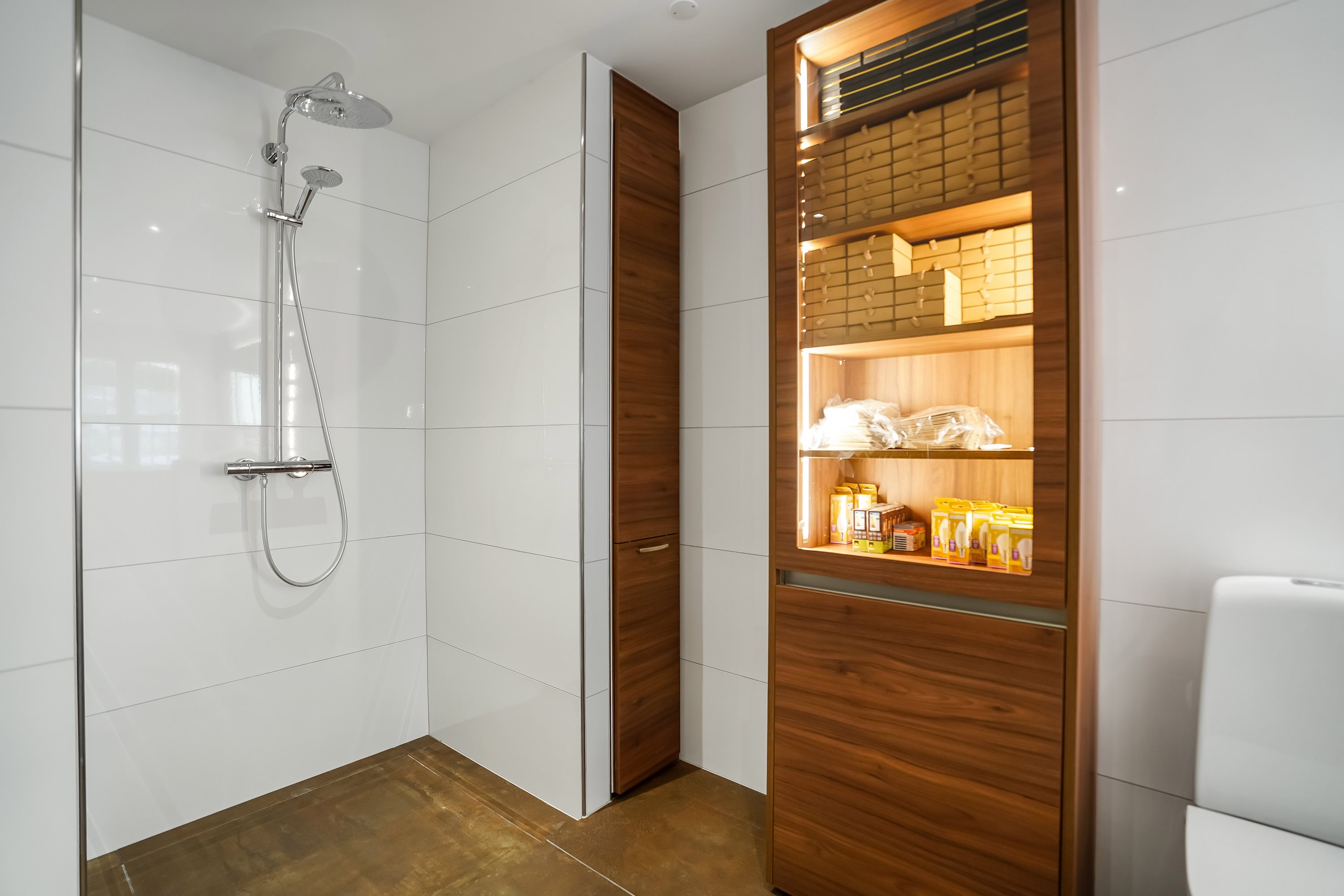 Fremhævet badeværelse billede i fuldskærmstilstand. Billede af Nørregade 45B, 1. th., 5000 Odense C