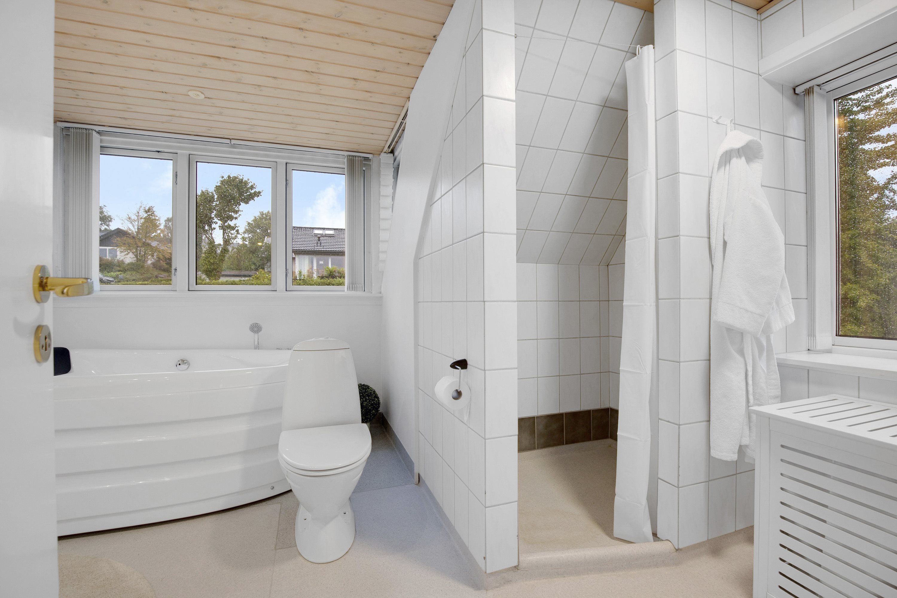 Fremhævet badeværelse billede i fuldskærmstilstand. Billede af Alpedalsvej 4, 6000 Kolding