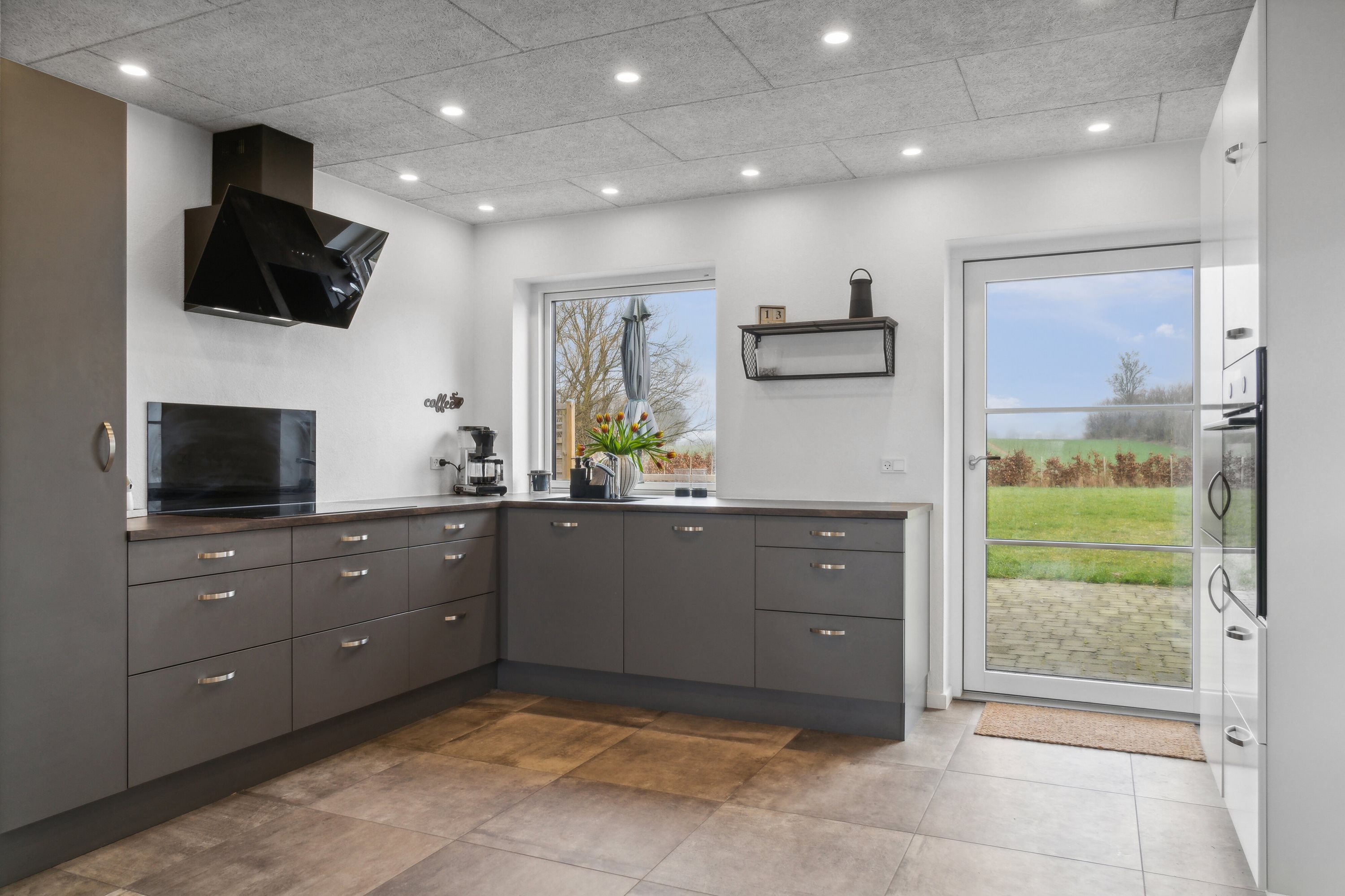 Fremhævet køkken billede i fuldskærmstilstand. Billede af Kværndrup Vænge 8, 5772 Kværndrup