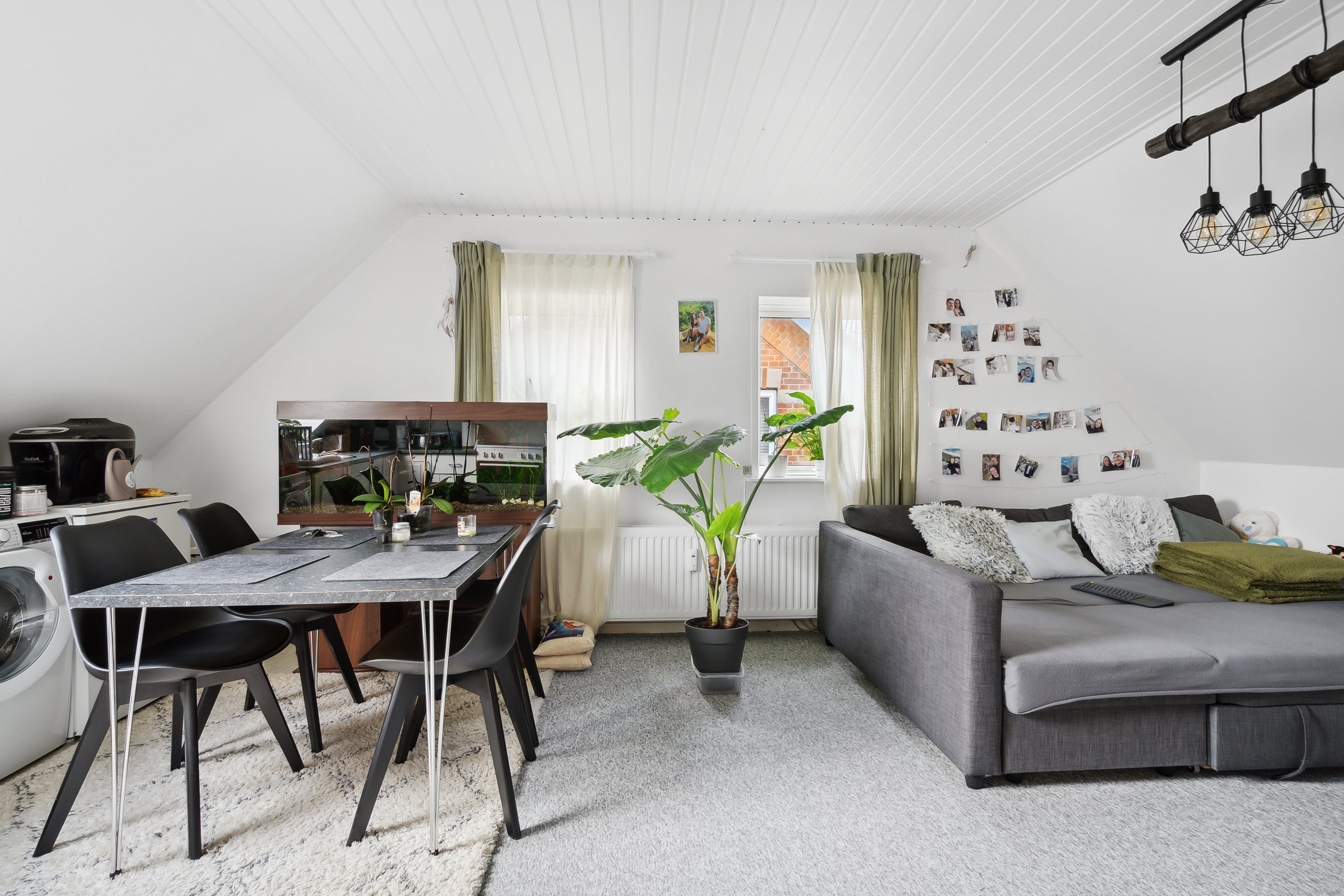 Fremhævet stue billede i fuldskærmstilstand. Billede af Vestbygade 7A-D, Haverslev, 9610 Nørager