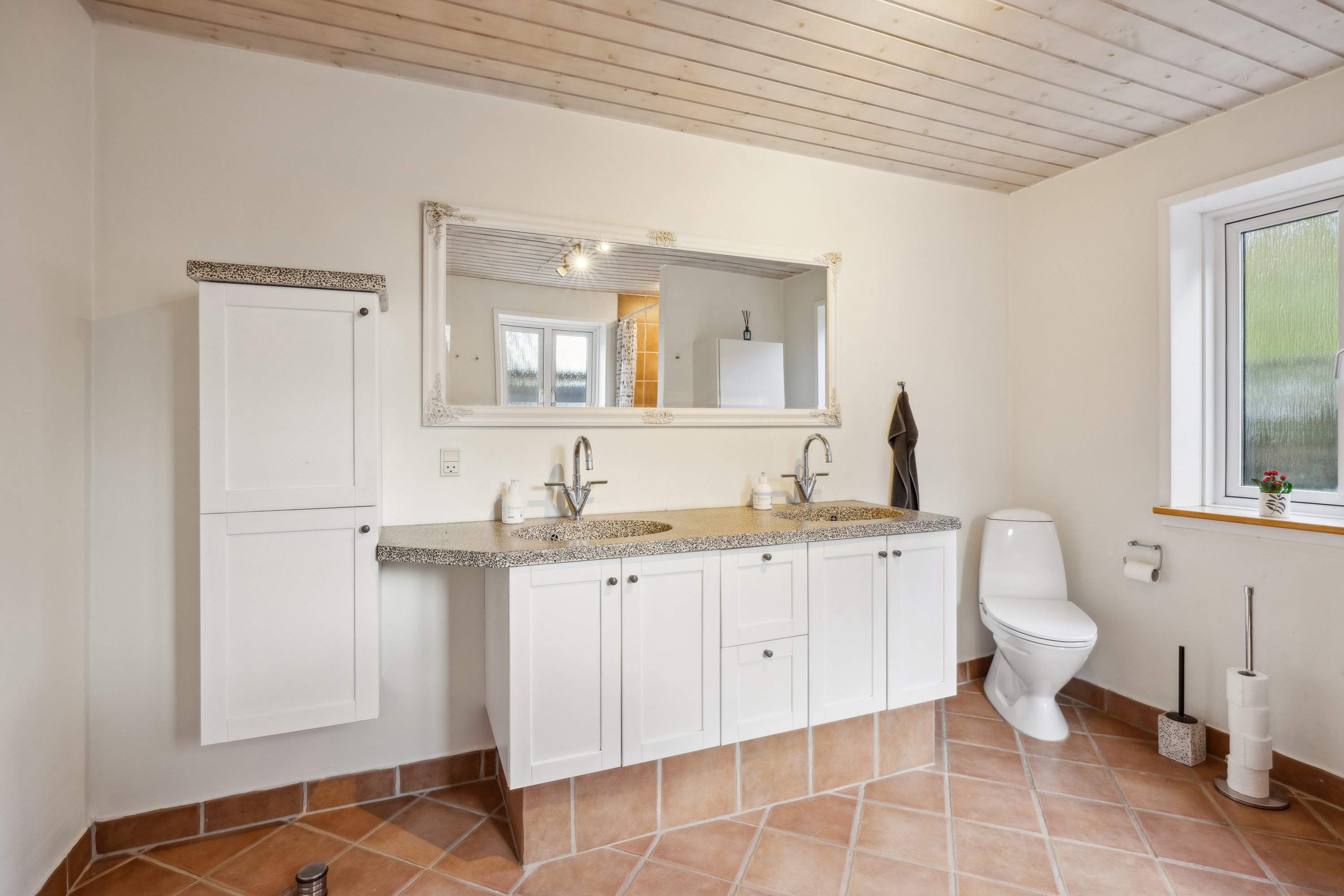 Fremhævet badeværelse billede i fuldskærmstilstand. Billede af Viborgvej 28, Hammershøj, 8830 Tjele