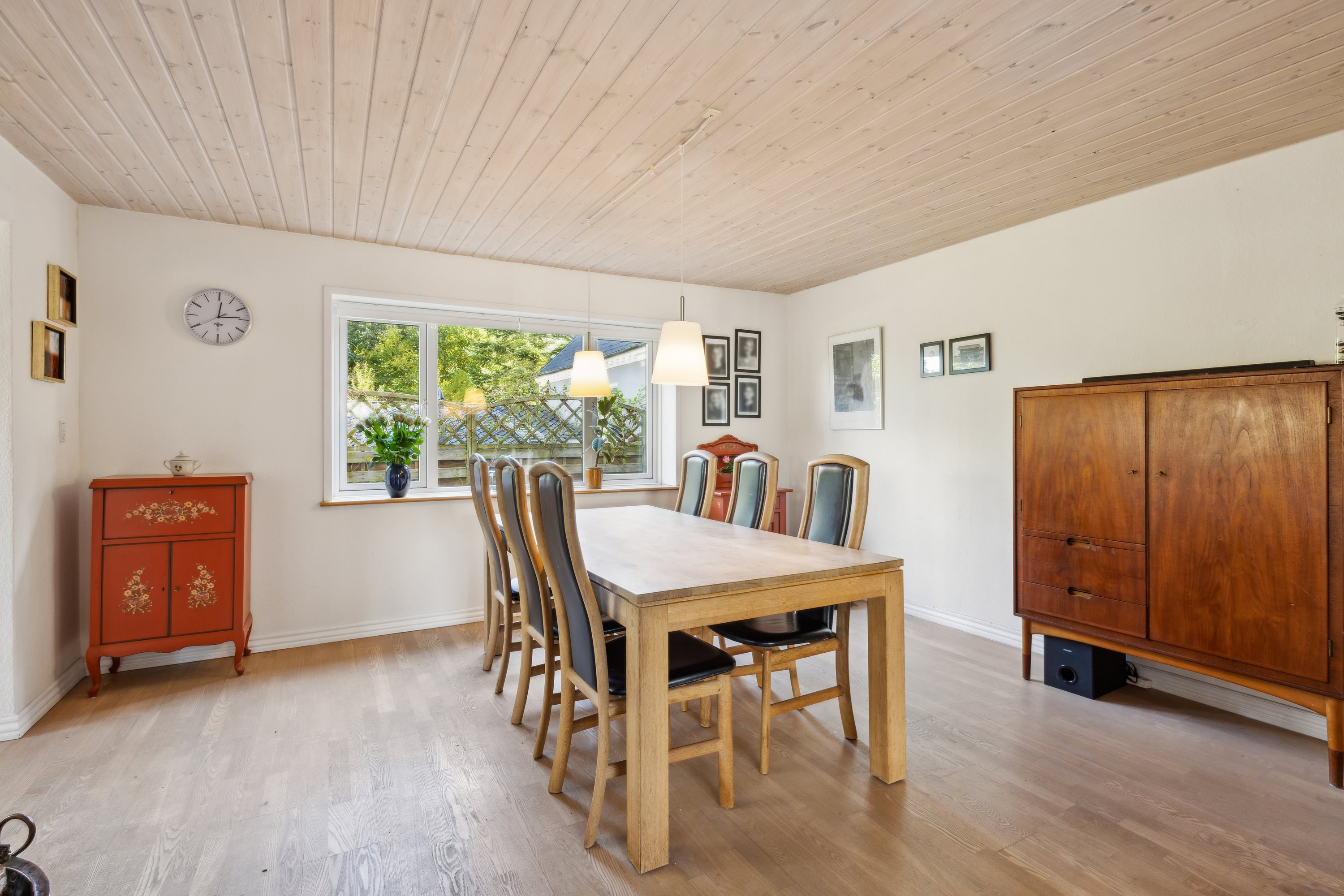 Fremhævet stue billede i fuldskærmstilstand. Billede af Viborgvej 28, Hammershøj, 8830 Tjele