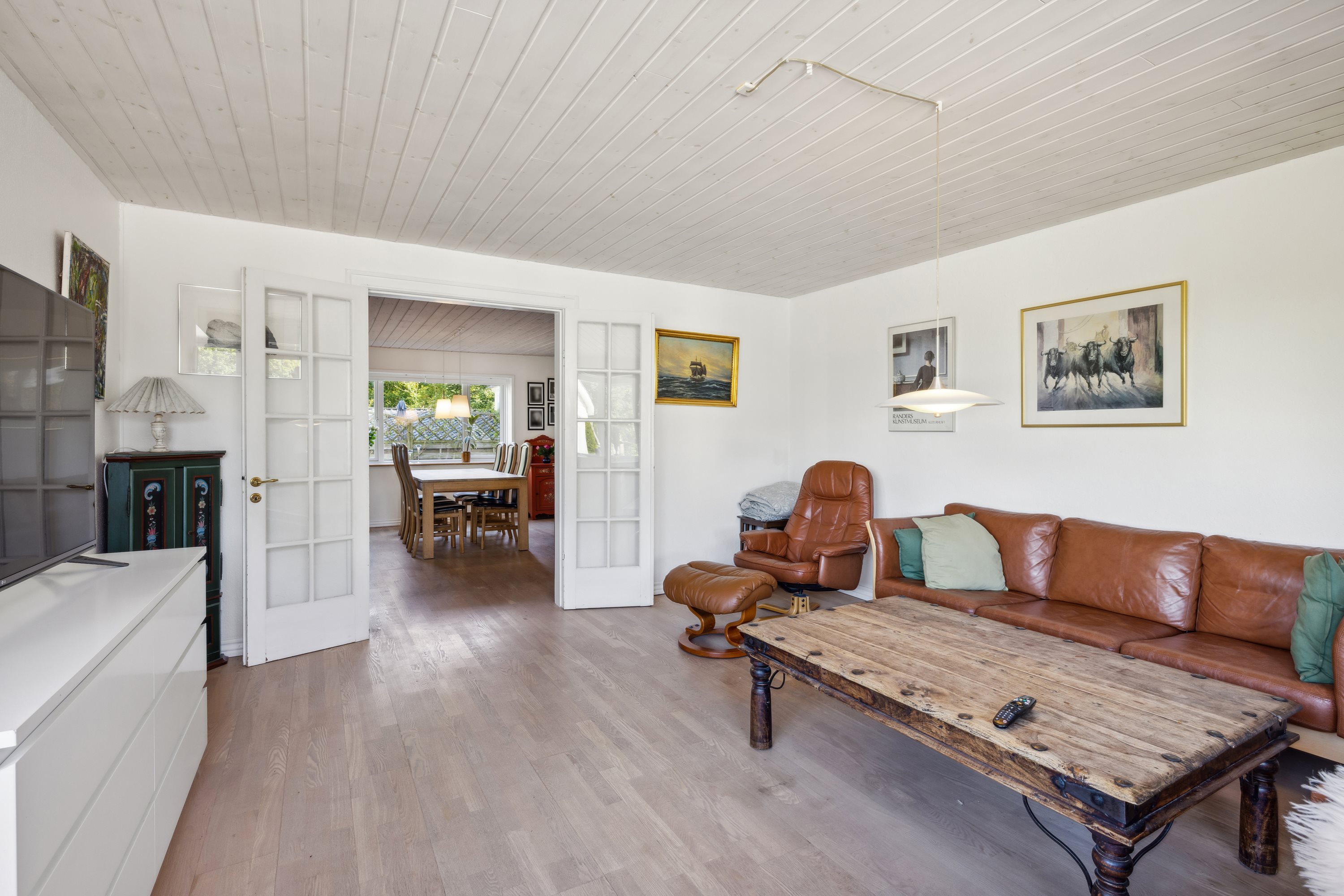 Fremhævet stue billede i fuldskærmstilstand. Billede af Viborgvej 28, Hammershøj, 8830 Tjele