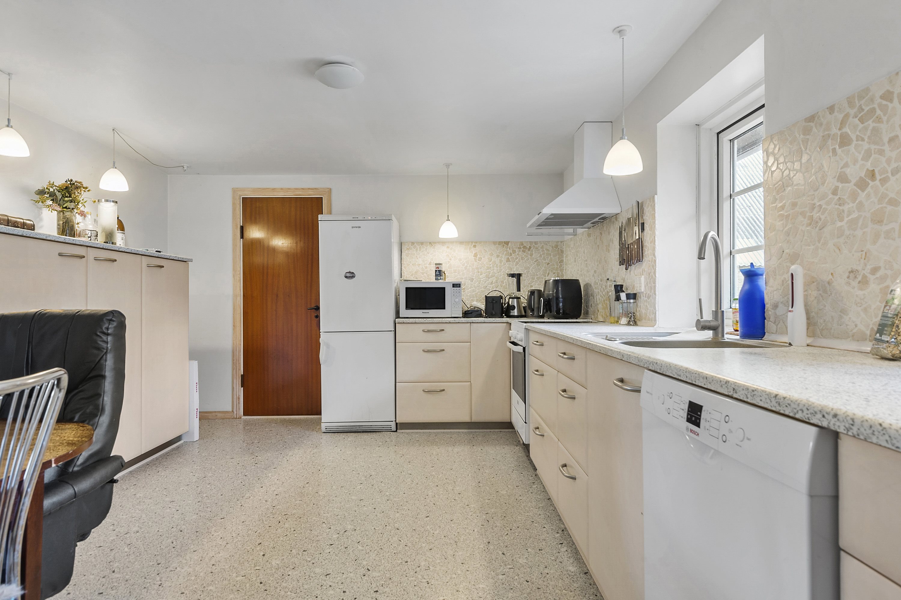 Fremhævet køkken billede i fuldskærmstilstand. Billede af Fenstenvej 27, Fensten, 8300 Odder