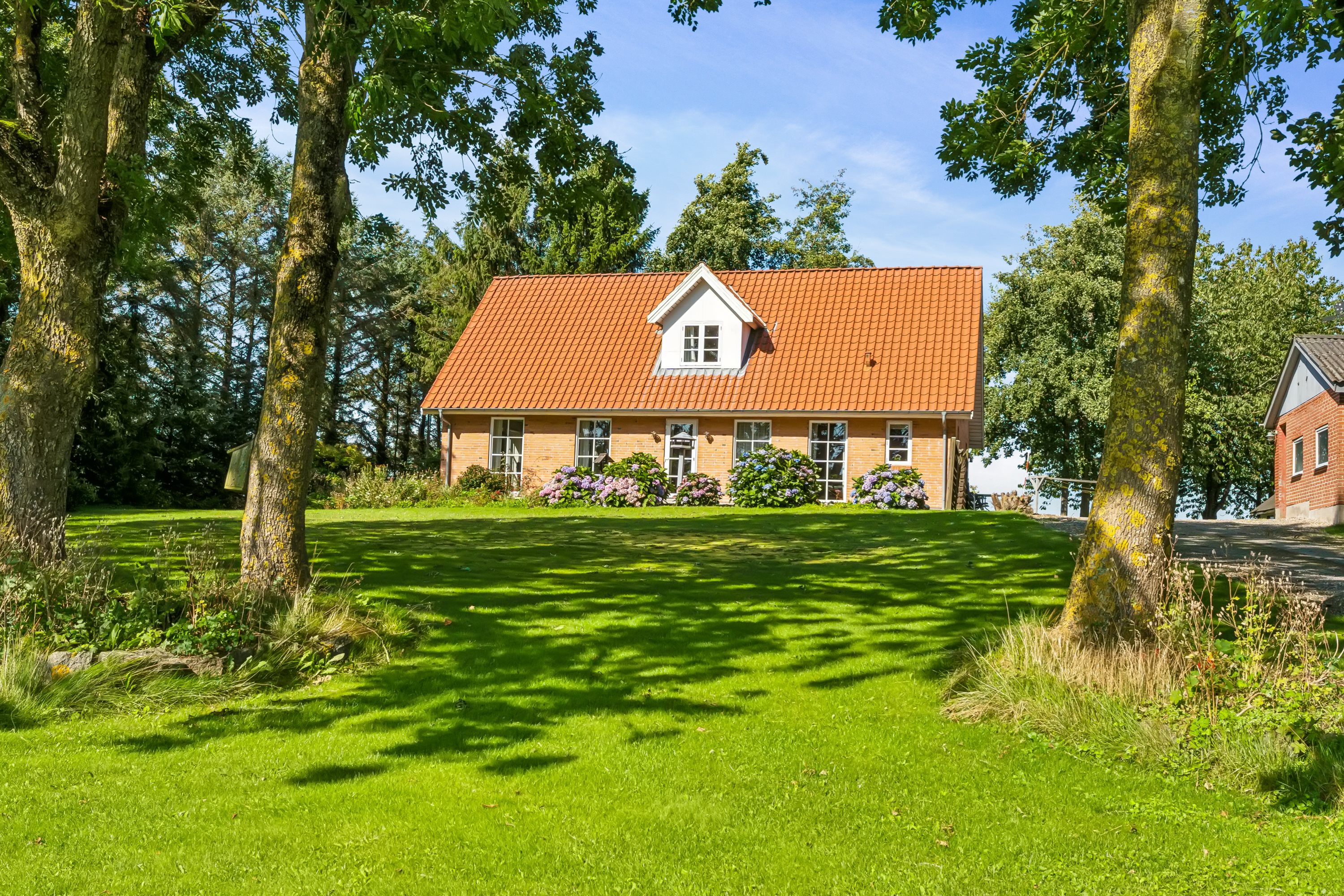 Fremhævet ejendom 1 billede i fuldskærmstilstand. Billede af Dengsøvej 20, V Velling, 8860 Ulstrup