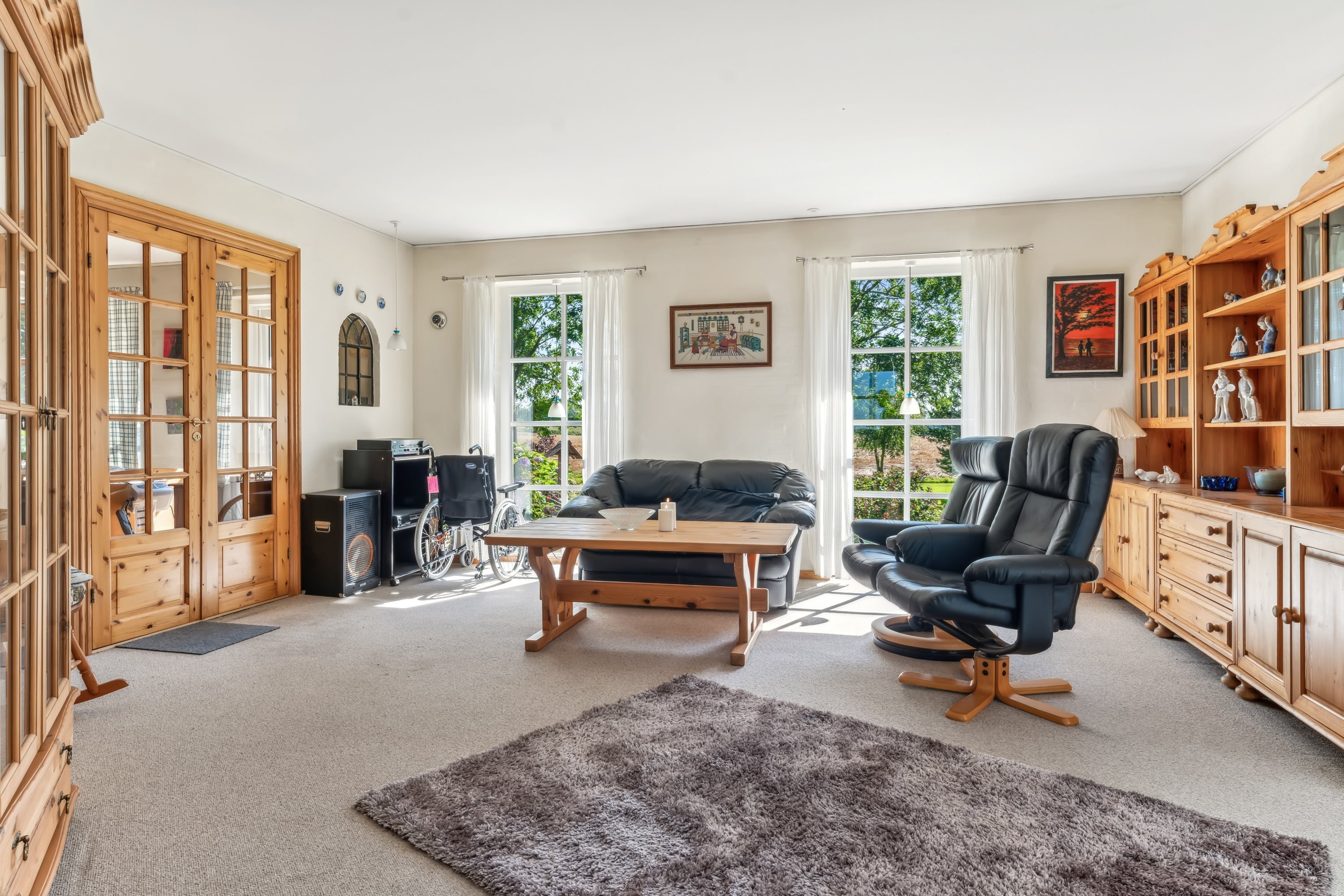 Fremhævet stue billede i fuldskærmstilstand. Billede af Dengsøvej 20, V Velling, 8860 Ulstrup