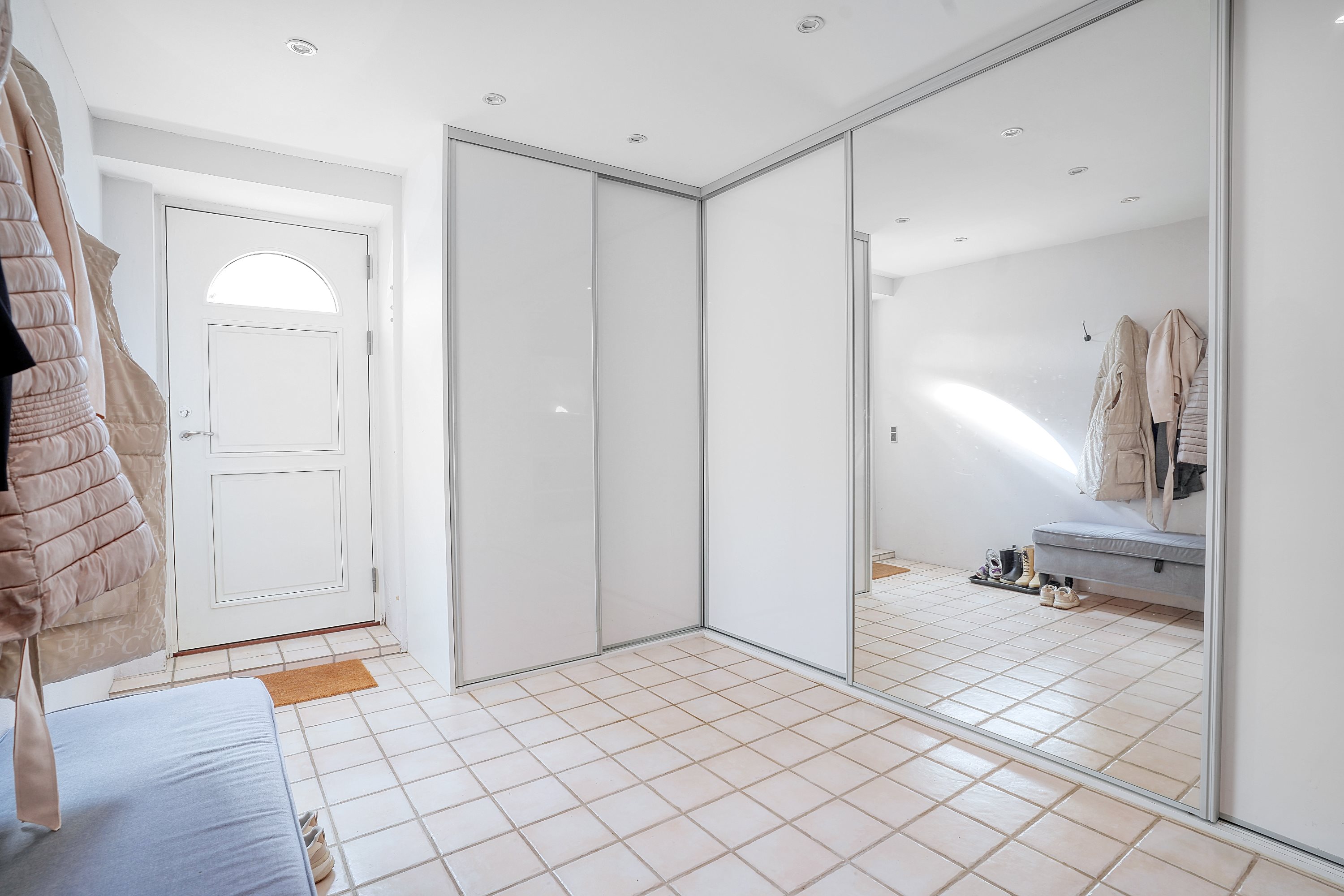 Fremhævet entré billede i fuldskærmstilstand. Billede af Uggeløse Bygade 42A, 3540 Lynge