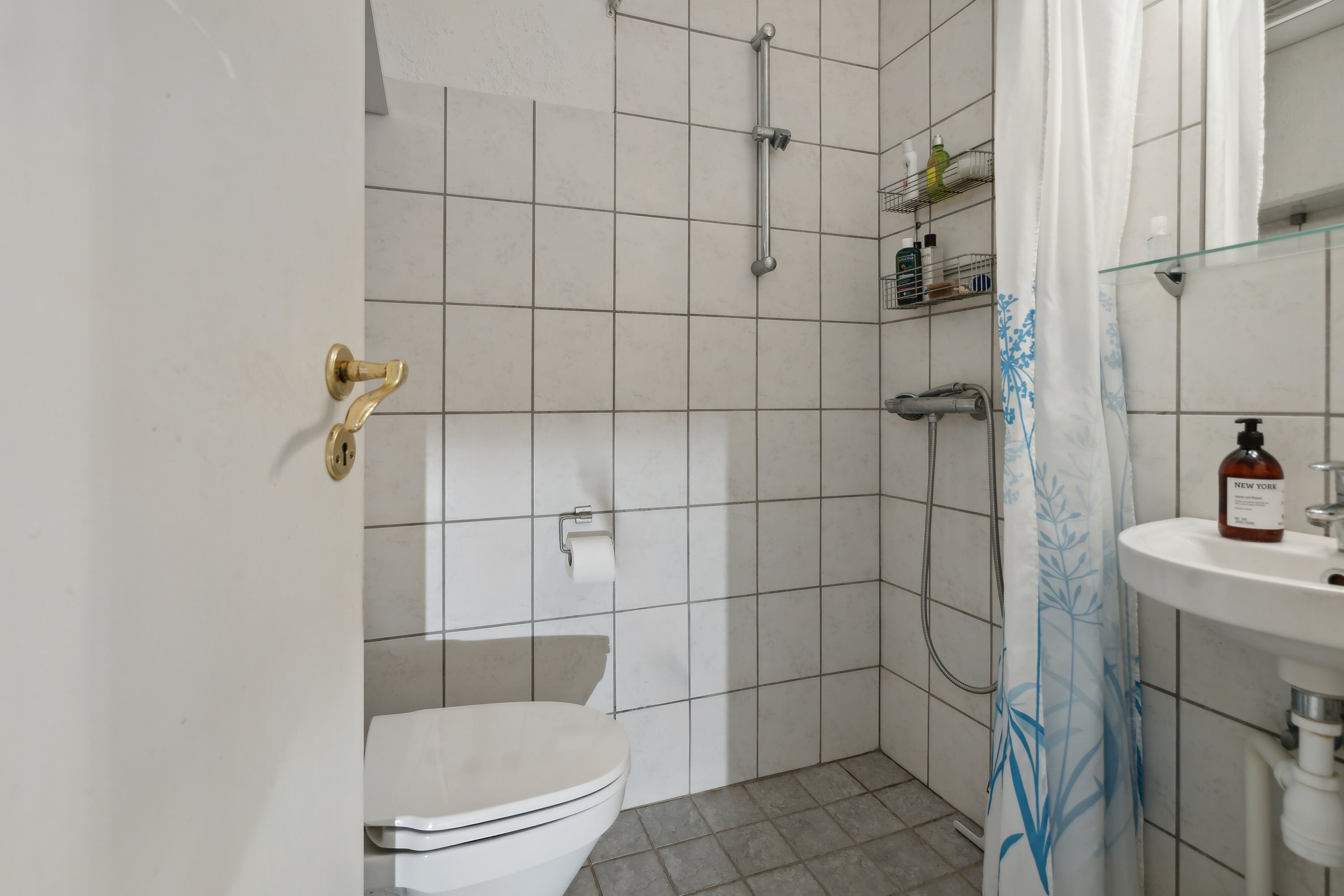 Fremhævet badeværelse billede i fuldskærmstilstand. Billede af Øksenbjergvej 20B, 5700 Svendborg