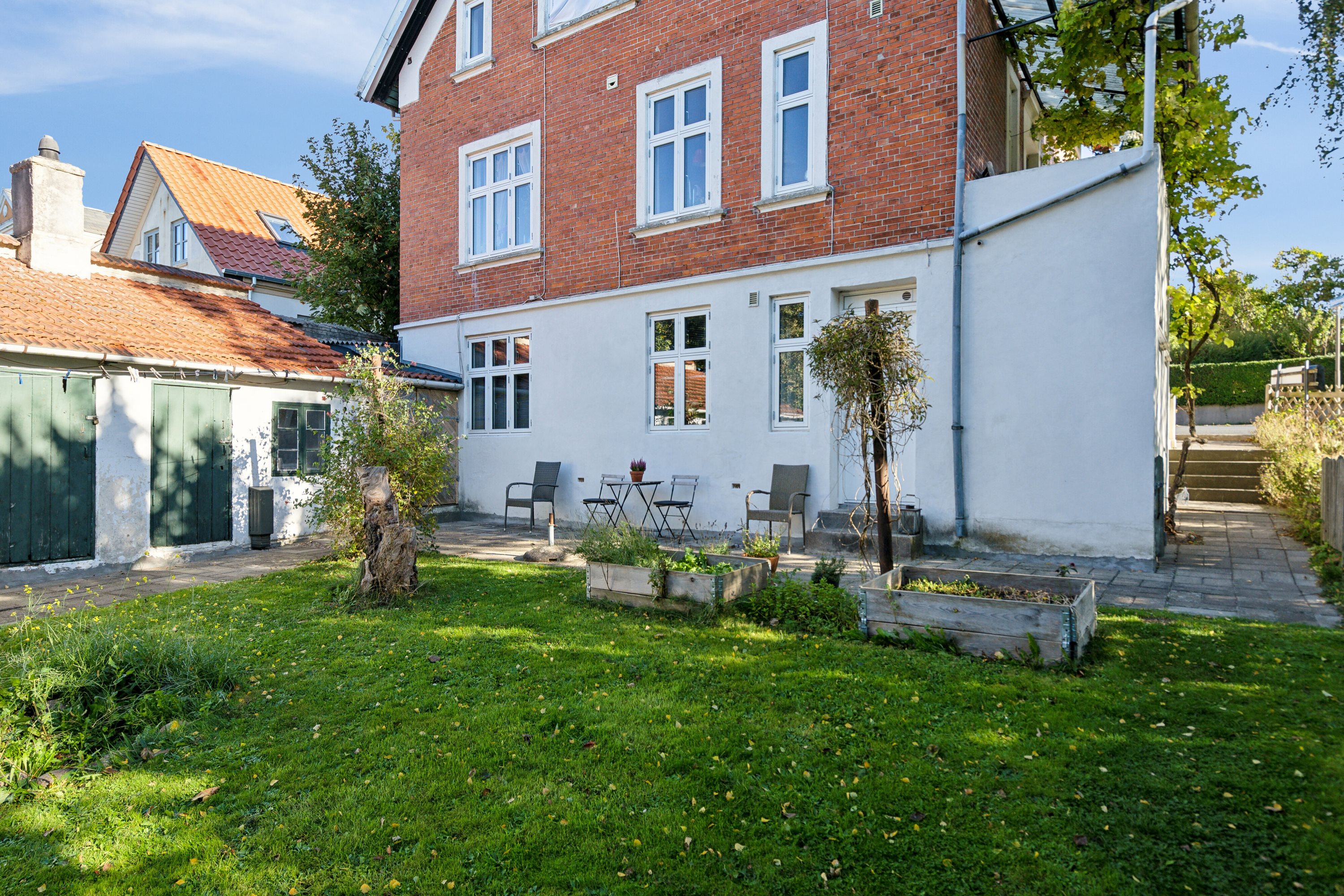 Fremhævet set fra haven billede i fuldskærmstilstand. Billede af Øksenbjergvej 20B, 5700 Svendborg