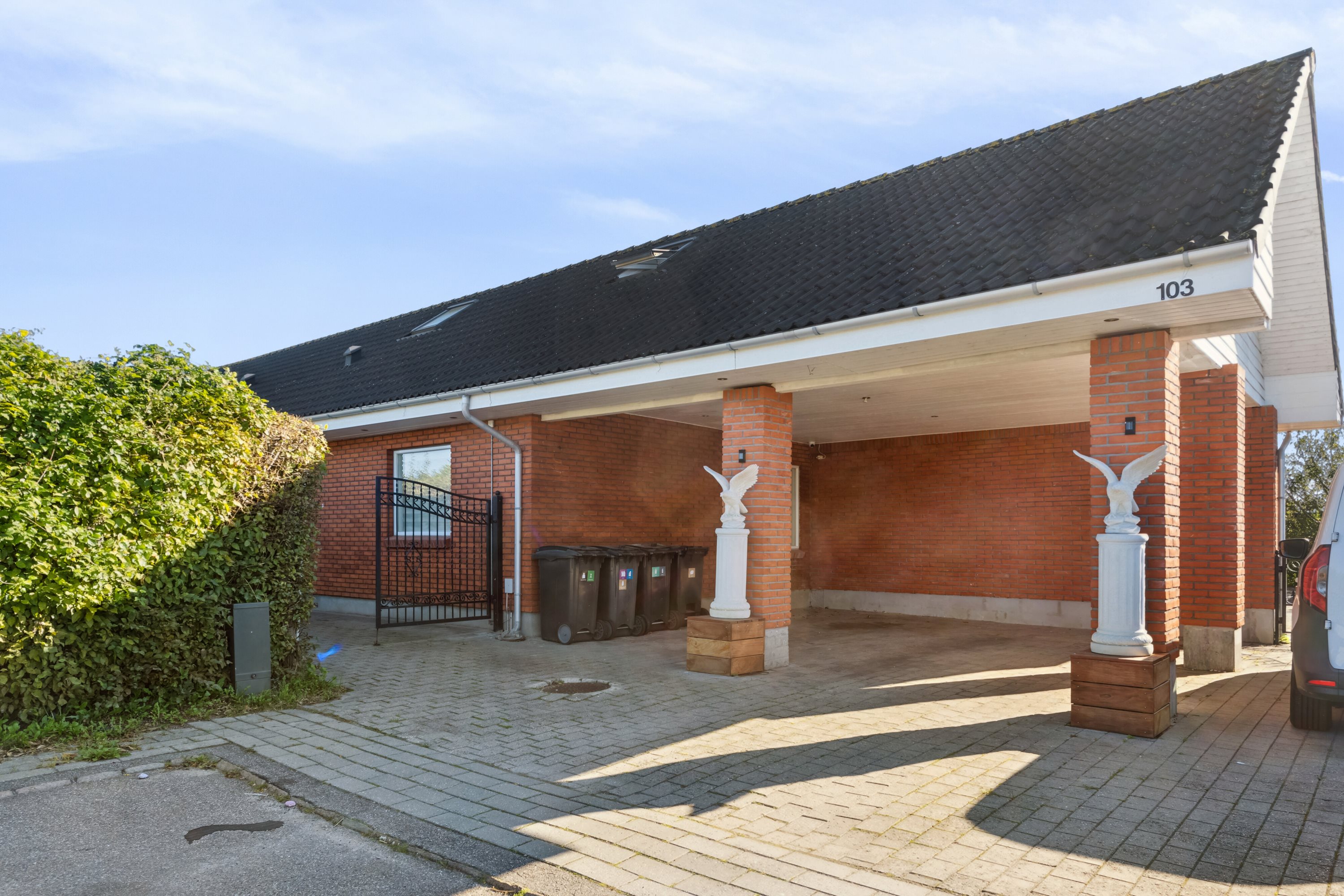 Fremhævet udendørs billede i fuldskærmstilstand. Billede af Randager 103, 2620 Albertslund