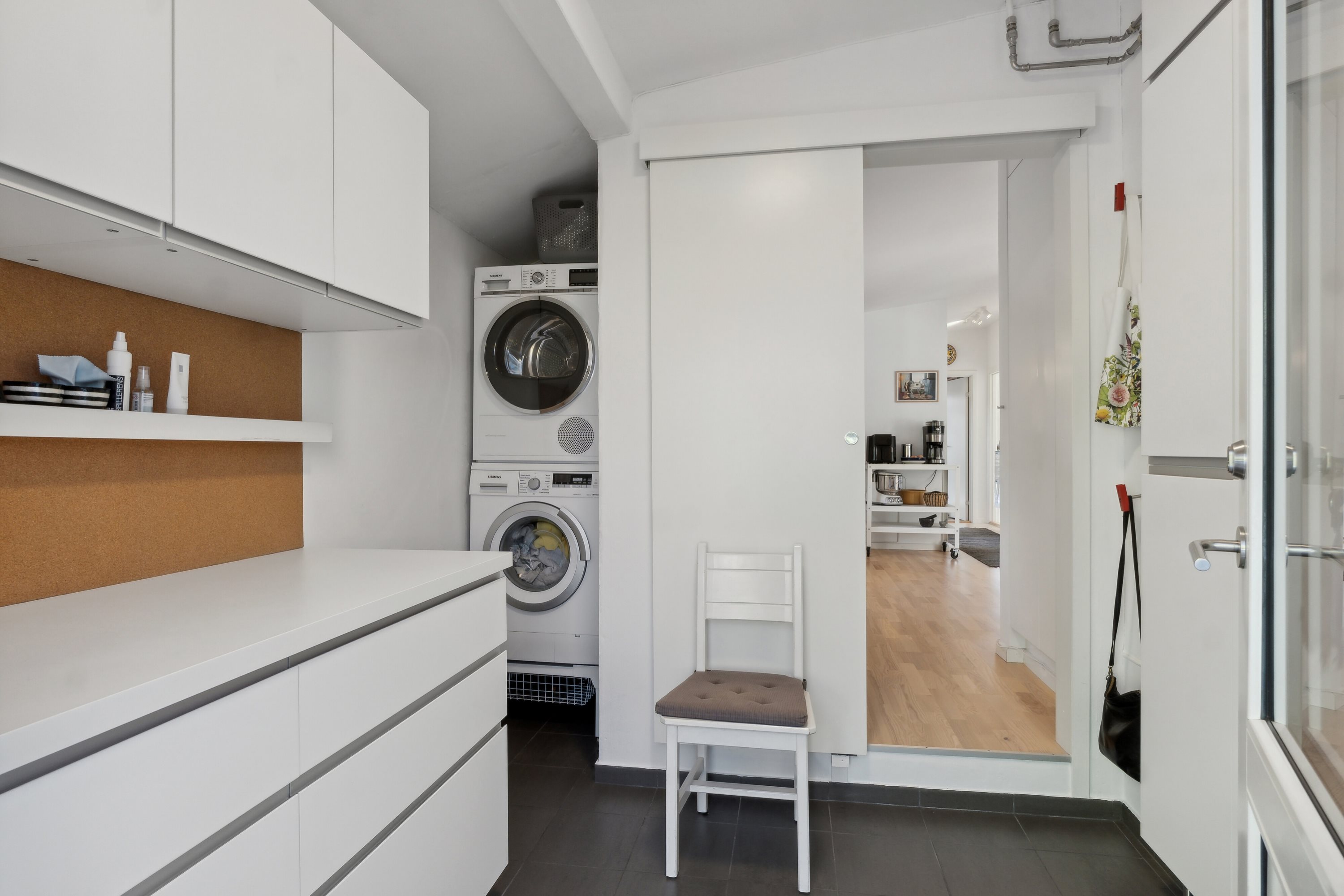 Fremhævet værelse billede i fuldskærmstilstand. Billede af Ravnholmvej 13C, 2800 Kongens Lyngby