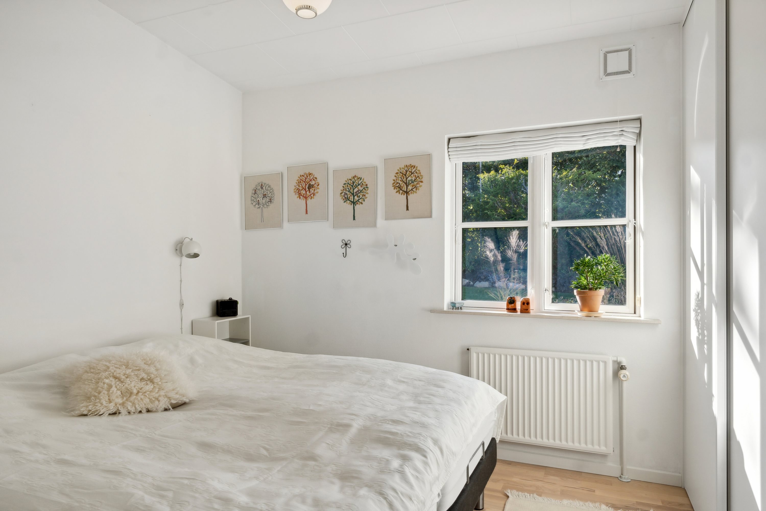 Fremhævet soveværelse billede i fuldskærmstilstand. Billede af Ravnholmvej 13C, 2800 Kongens Lyngby