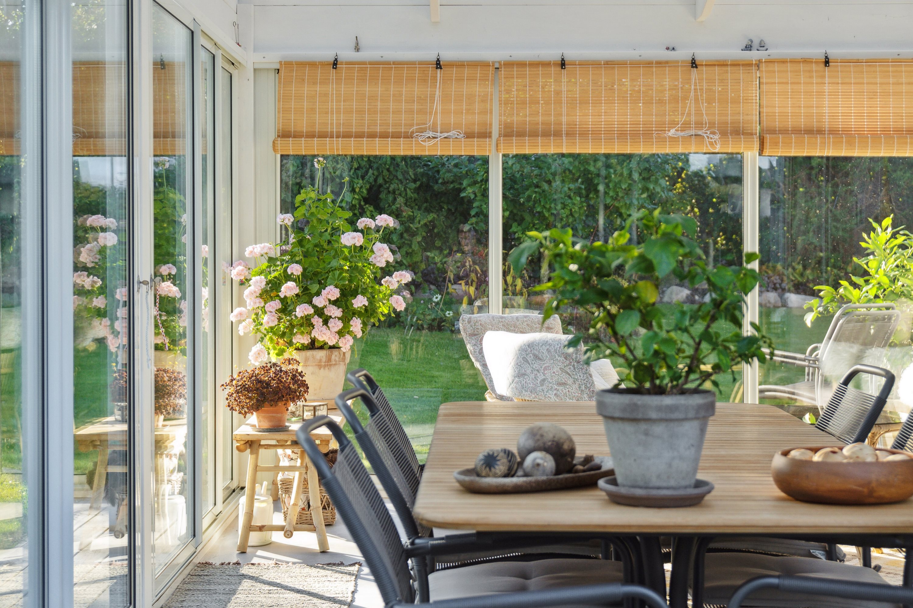 Fremhævet udestue billede i fuldskærmstilstand. Billede af Ravnholmvej 13C, 2800 Kongens Lyngby