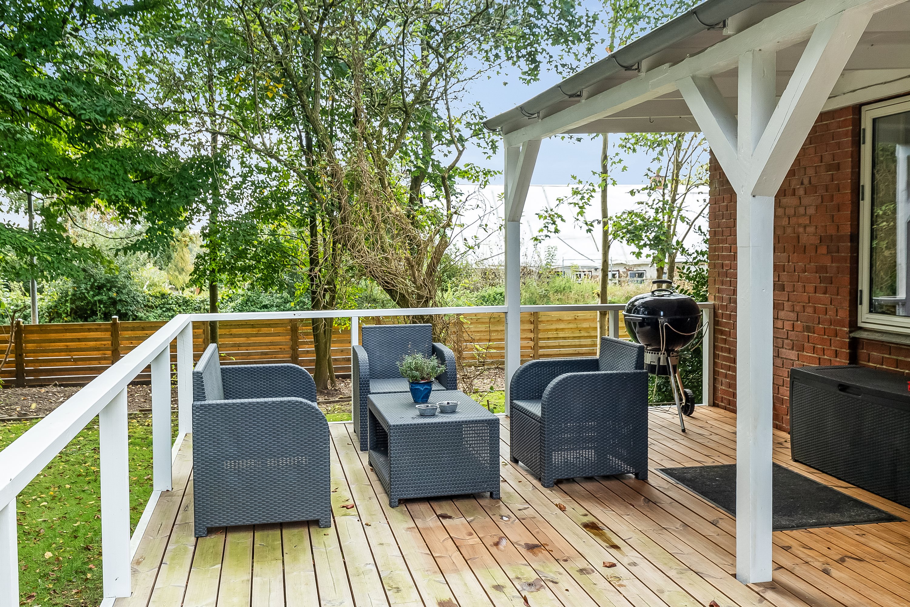 Fremhævet terrasse billede i fuldskærmstilstand. Billede af Egtvedvej 71, Bølling, 6040 Egtved