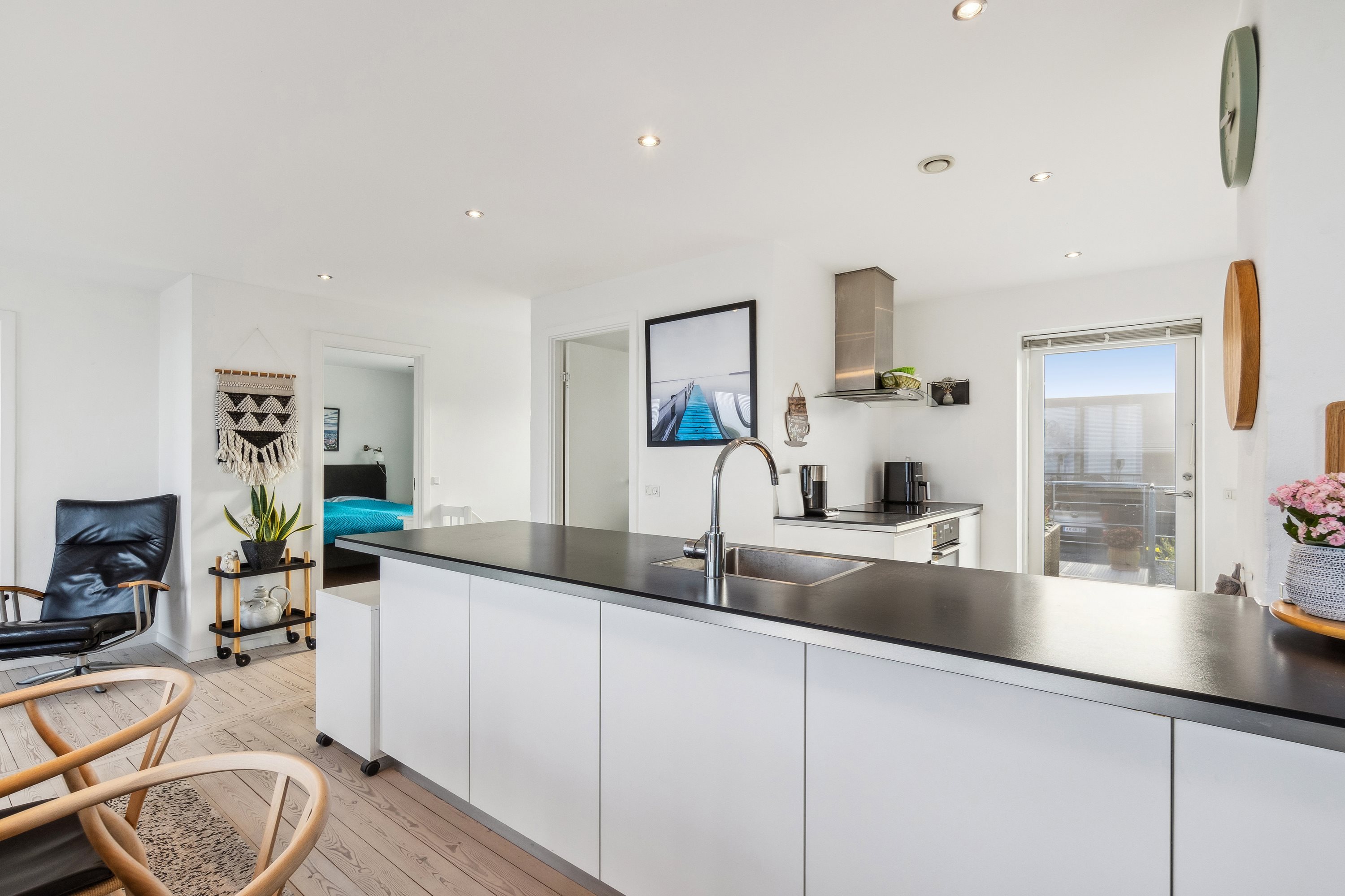 Fremhævet køkken billede i fuldskærmstilstand. Billede af Ndr. Strandvej 26, 8400 Ebeltoft