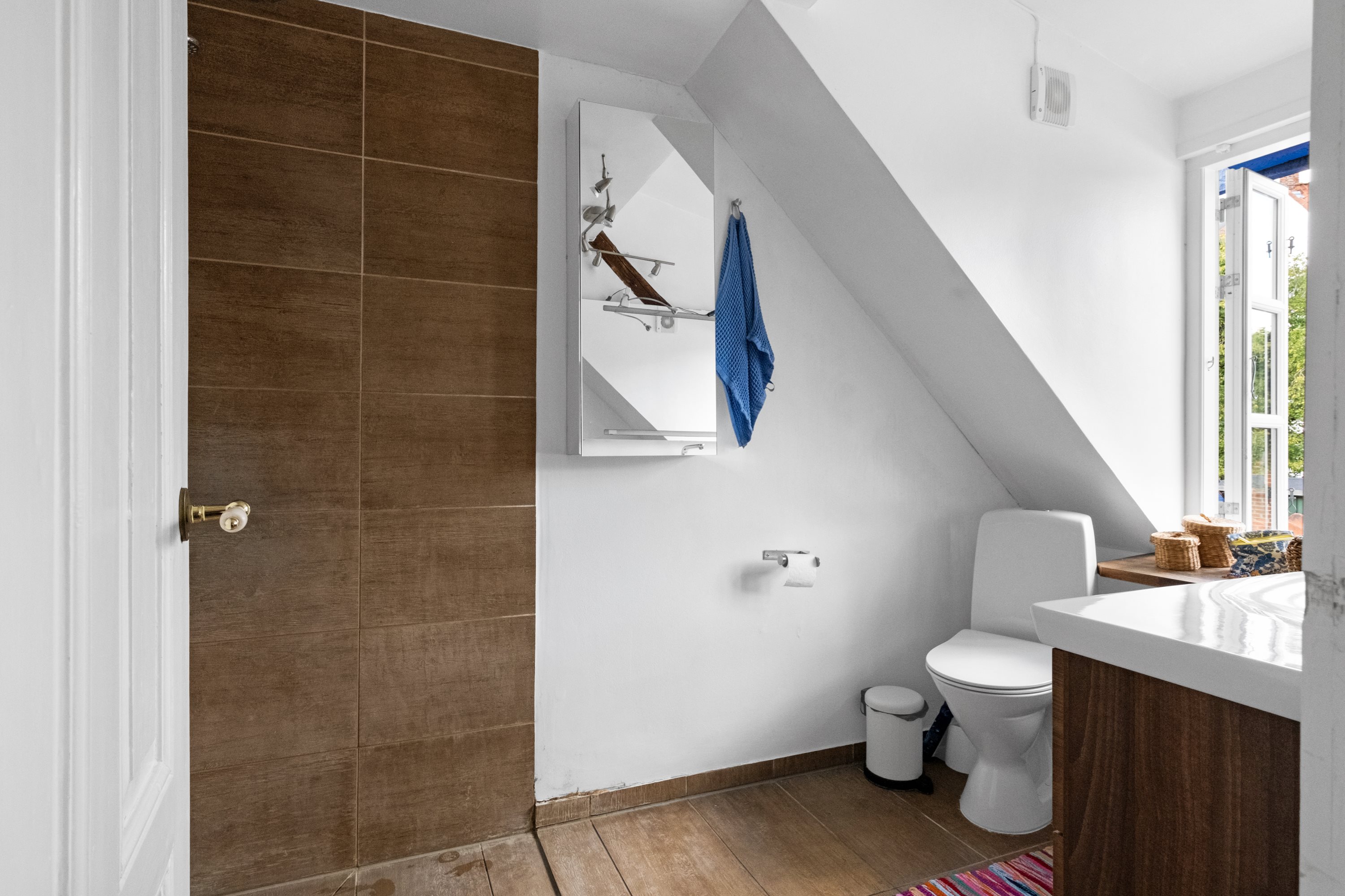 Fremhævet badeværelse billede i fuldskærmstilstand. Billede af Møllestien 46, 8000 Aarhus C