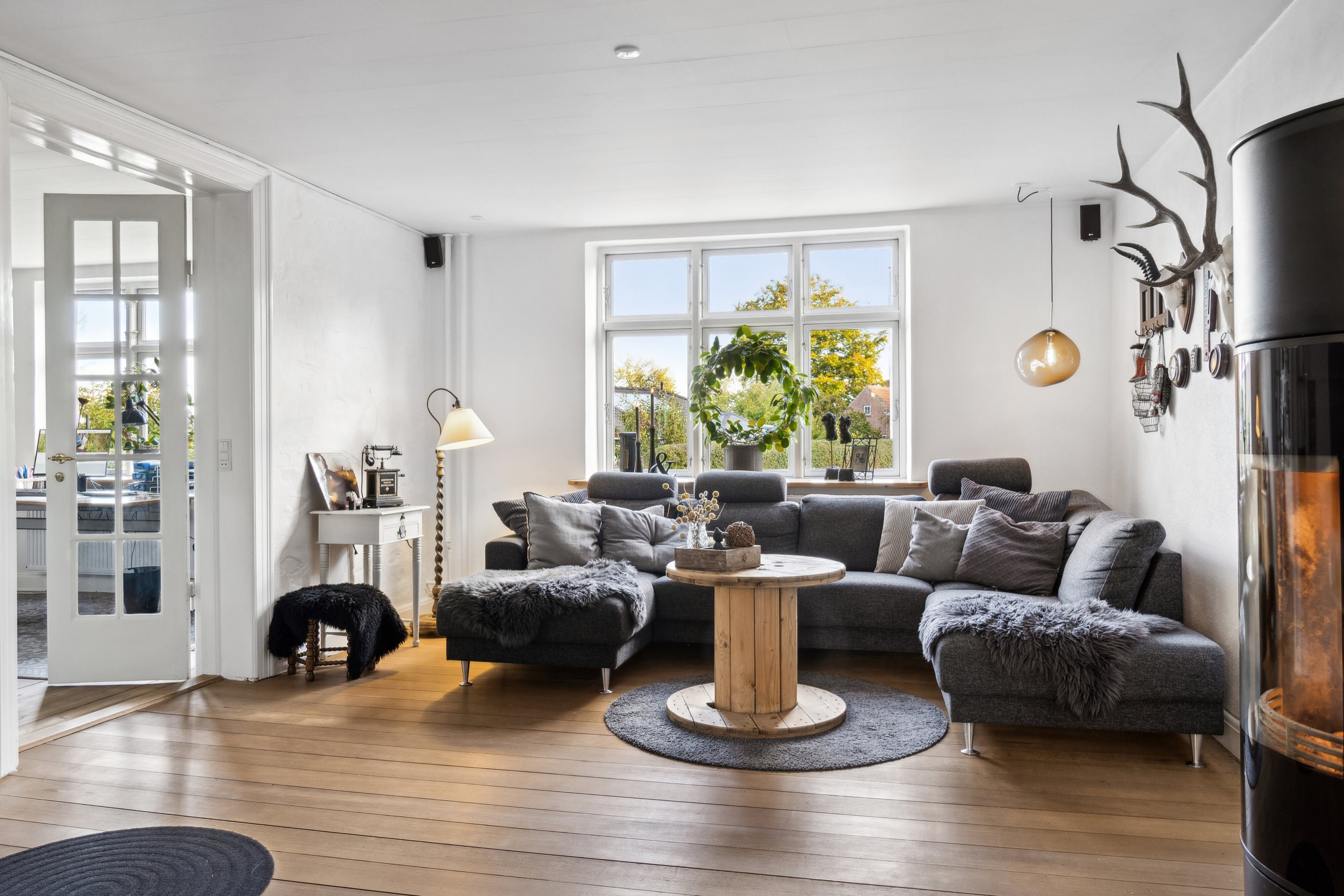 Fremhævet stue billede i fuldskærmstilstand. Billede af Krænkerupvej 50, Havrebjerg, 4200 Slagelse