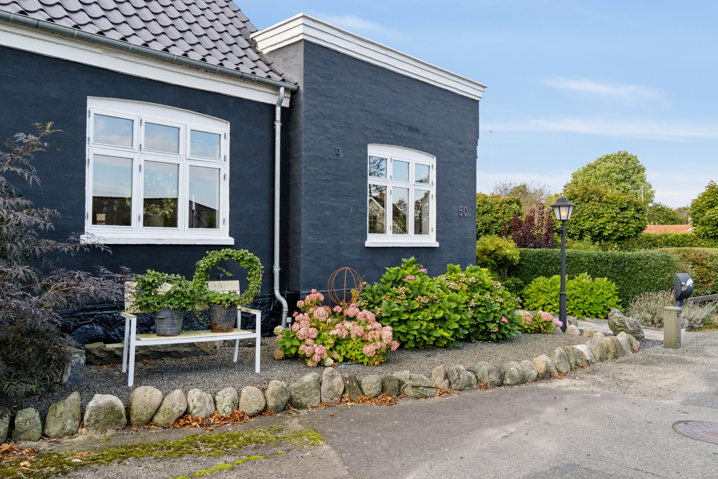 Fremhævet set fra vejen billede i fuldskærmstilstand. Billede af Krænkerupvej 50, Havrebjerg, 4200 Slagelse