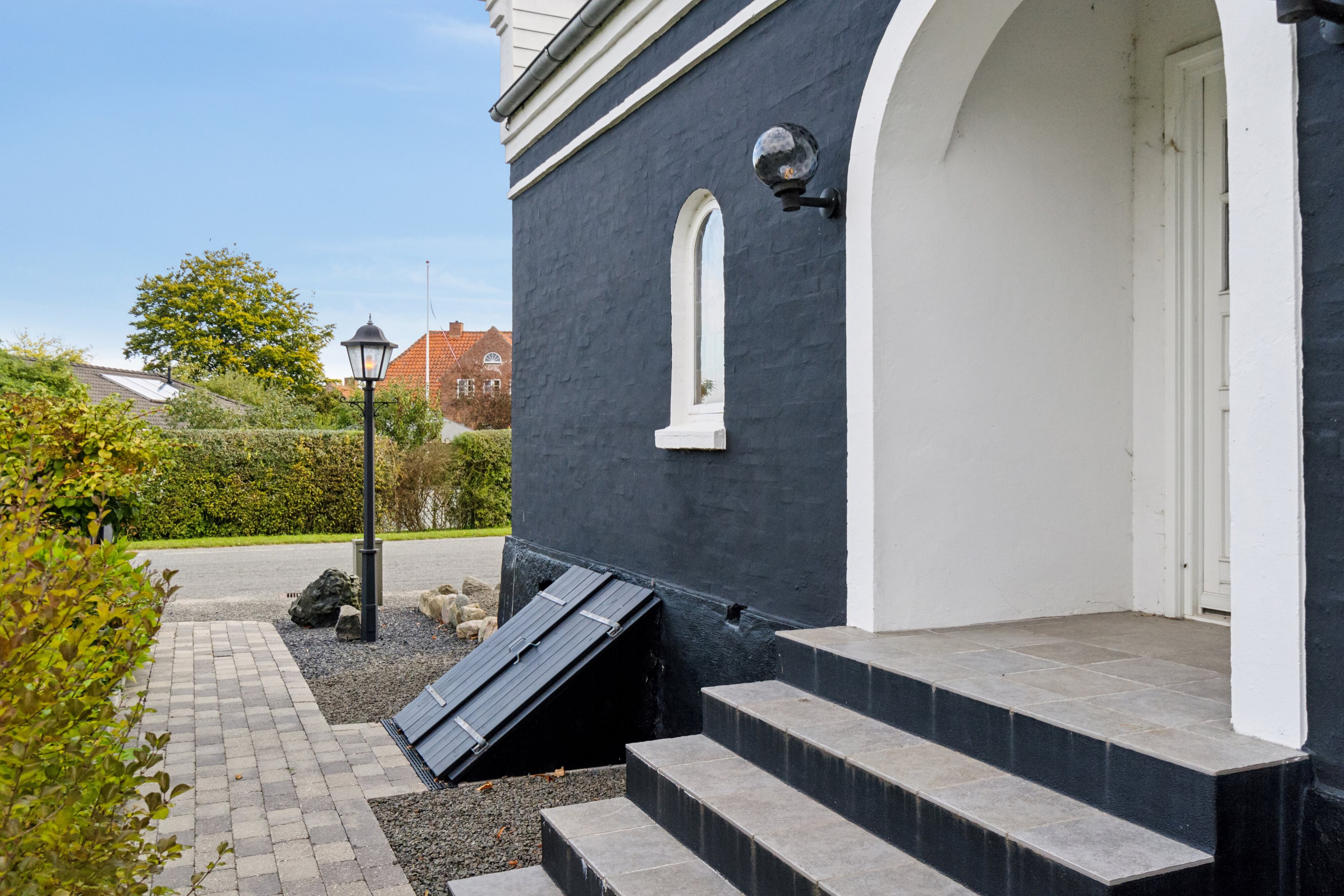 Fremhævet set fra vejen billede i fuldskærmstilstand. Billede af Krænkerupvej 50, Havrebjerg, 4200 Slagelse