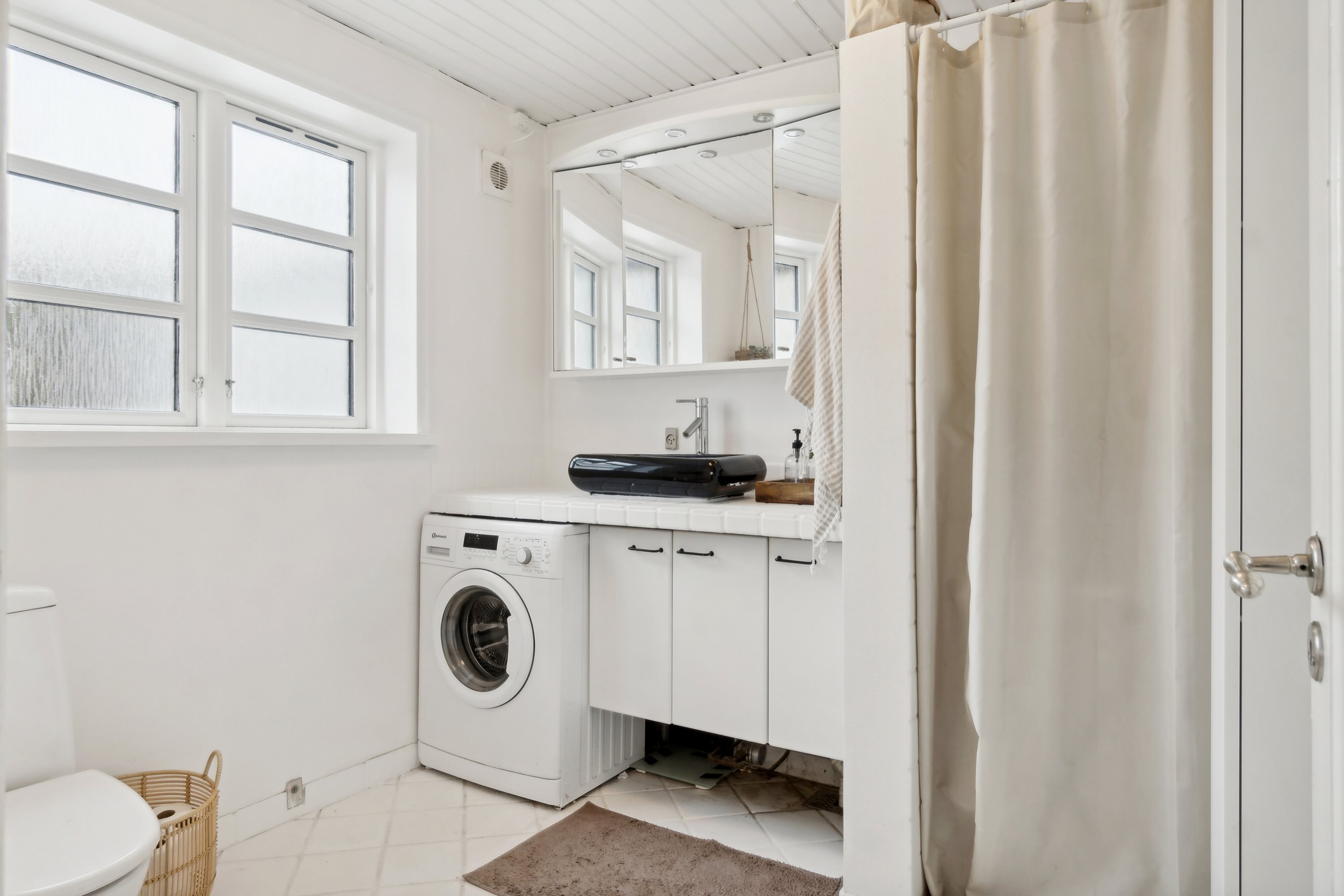 Fremhævet badeværelse billede i fuldskærmstilstand. Billede af Kalundborgvej 100A, Allerup, 4300 Holbæk