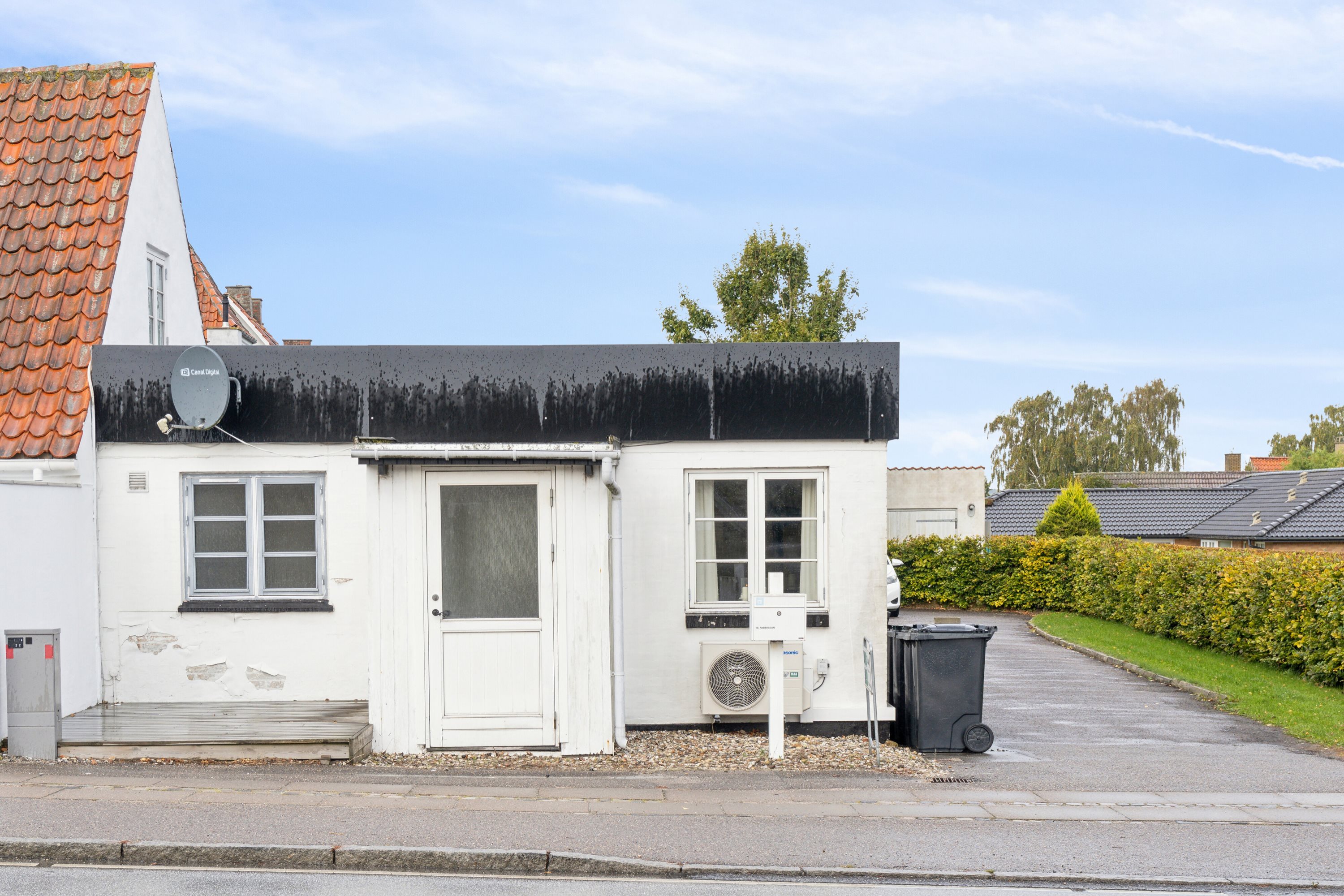 Fremhævet set fra vejen billede i fuldskærmstilstand. Billede af Kalundborgvej 100A, Allerup, 4300 Holbæk