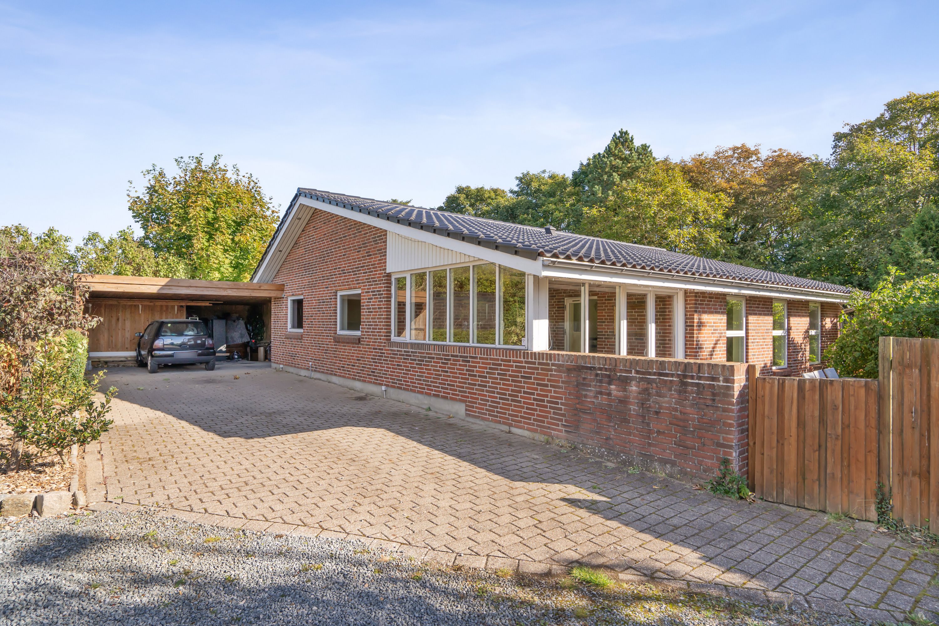 Fremhævet udendørs billede i fuldskærmstilstand. Billede af Rugårdsvej 523, Slukefter, 5210 Odense NV