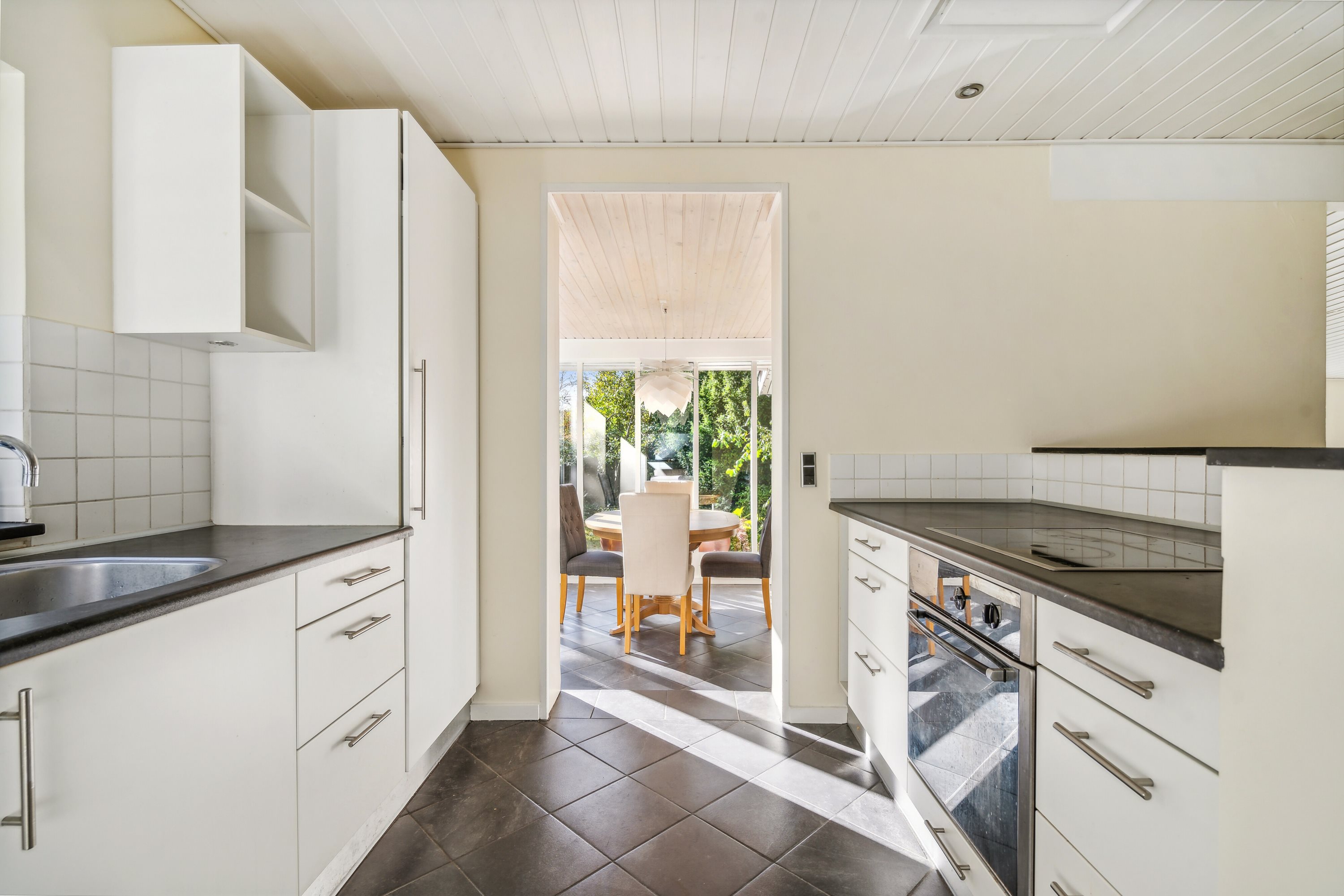 Miniaturebillede 2: køkken. Billede af Rugårdsvej 523, Slukefter, 5210 Odense NV