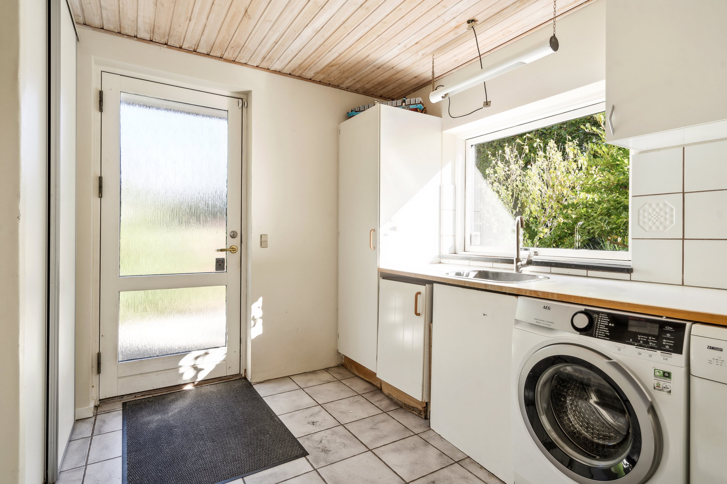 Fremhævet indendørs billede i fuldskærmstilstand. Billede af Rugårdsvej 523, Slukefter, 5210 Odense NV