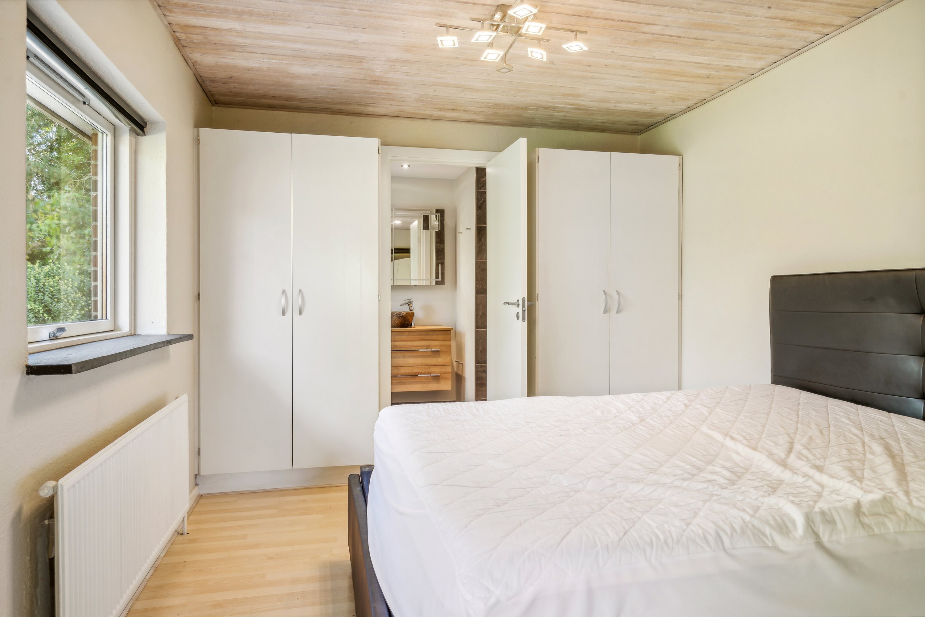 Fremhævet soveværelse billede i fuldskærmstilstand. Billede af Rugårdsvej 523, Slukefter, 5210 Odense NV