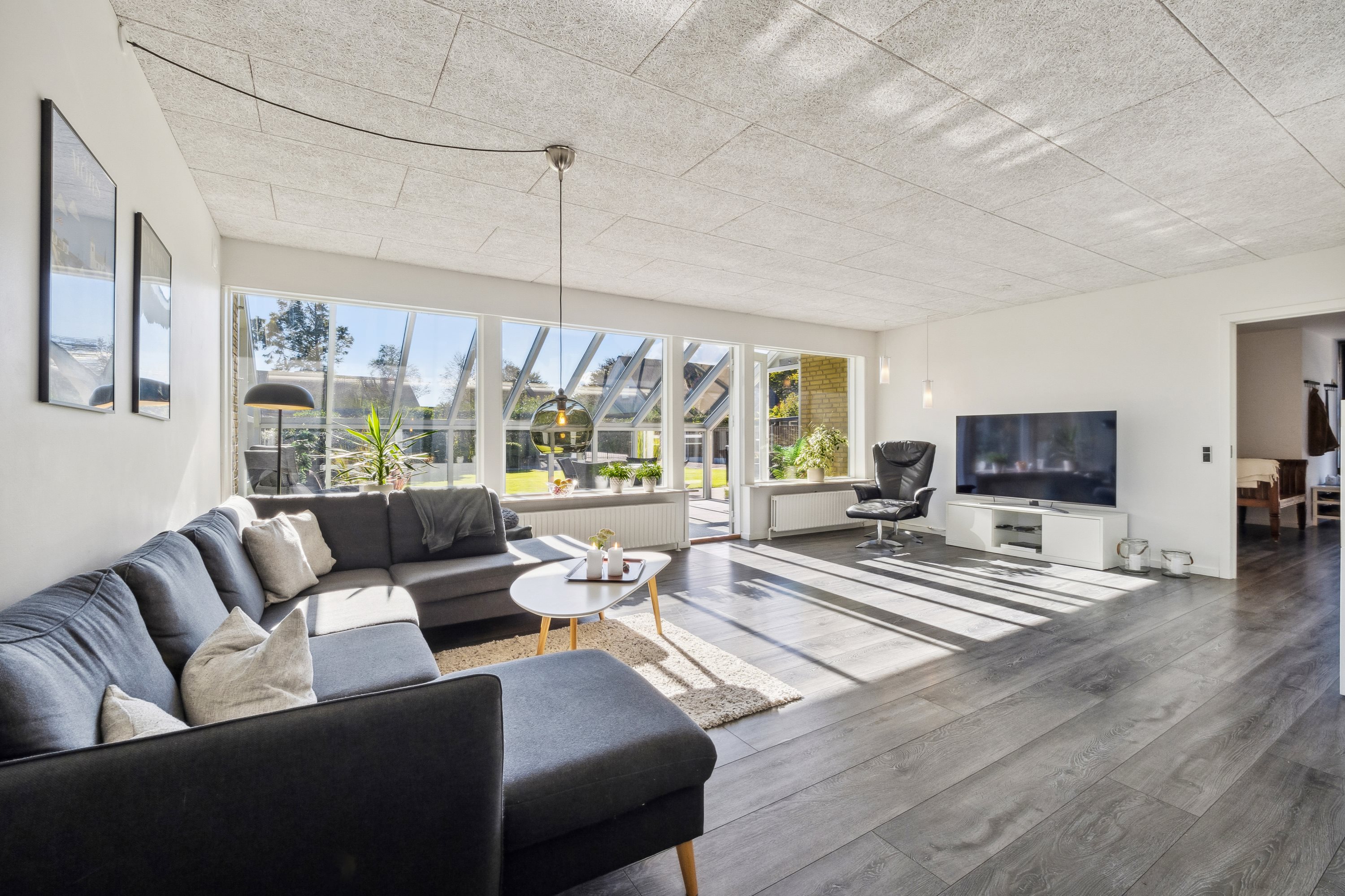 Fremhævet stue billede i fuldskærmstilstand. Billede af Dalvænget 7, 7900 Nykøbing M