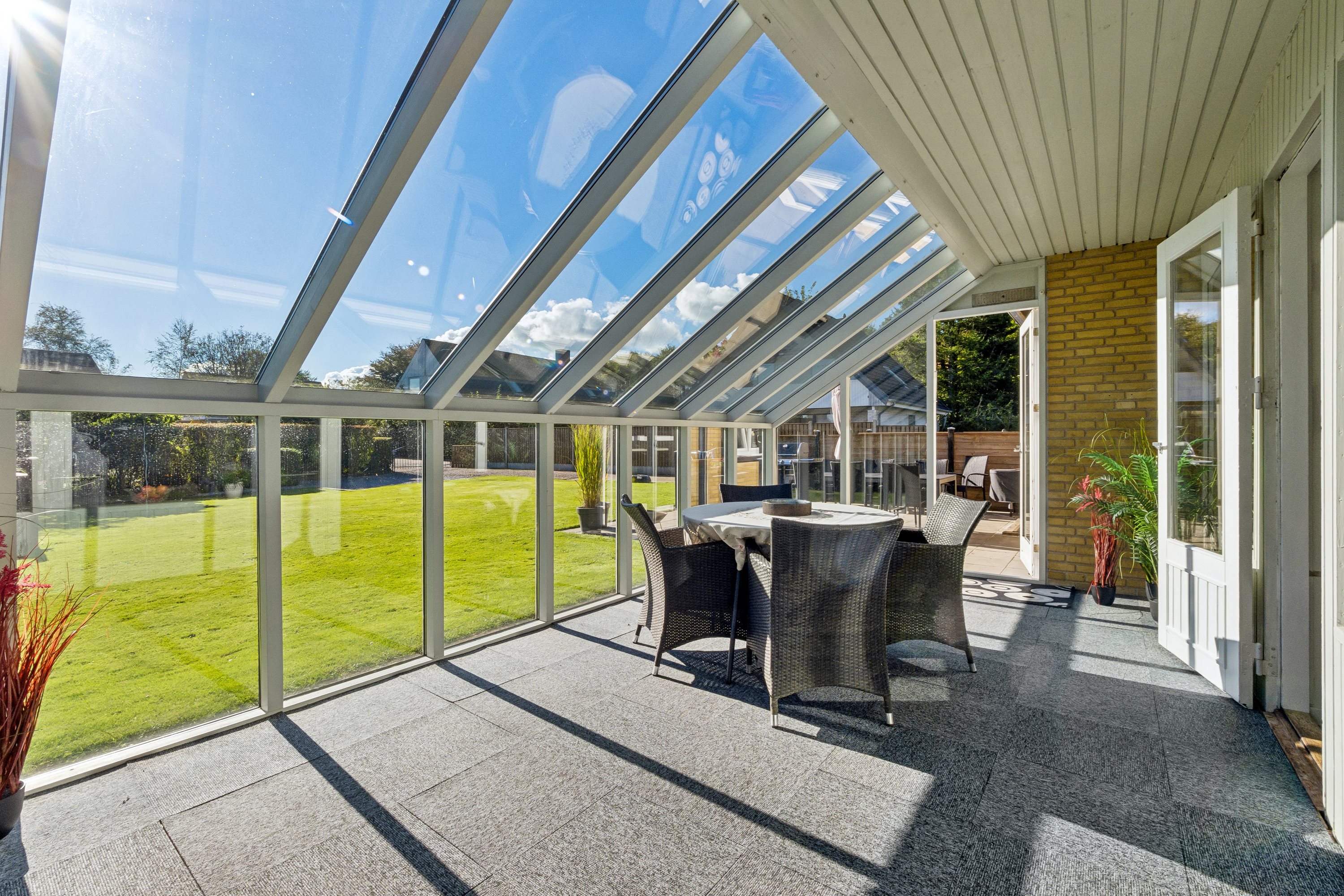 Fremhævet terrasse billede i fuldskærmstilstand. Billede af Dalvænget 7, 7900 Nykøbing M