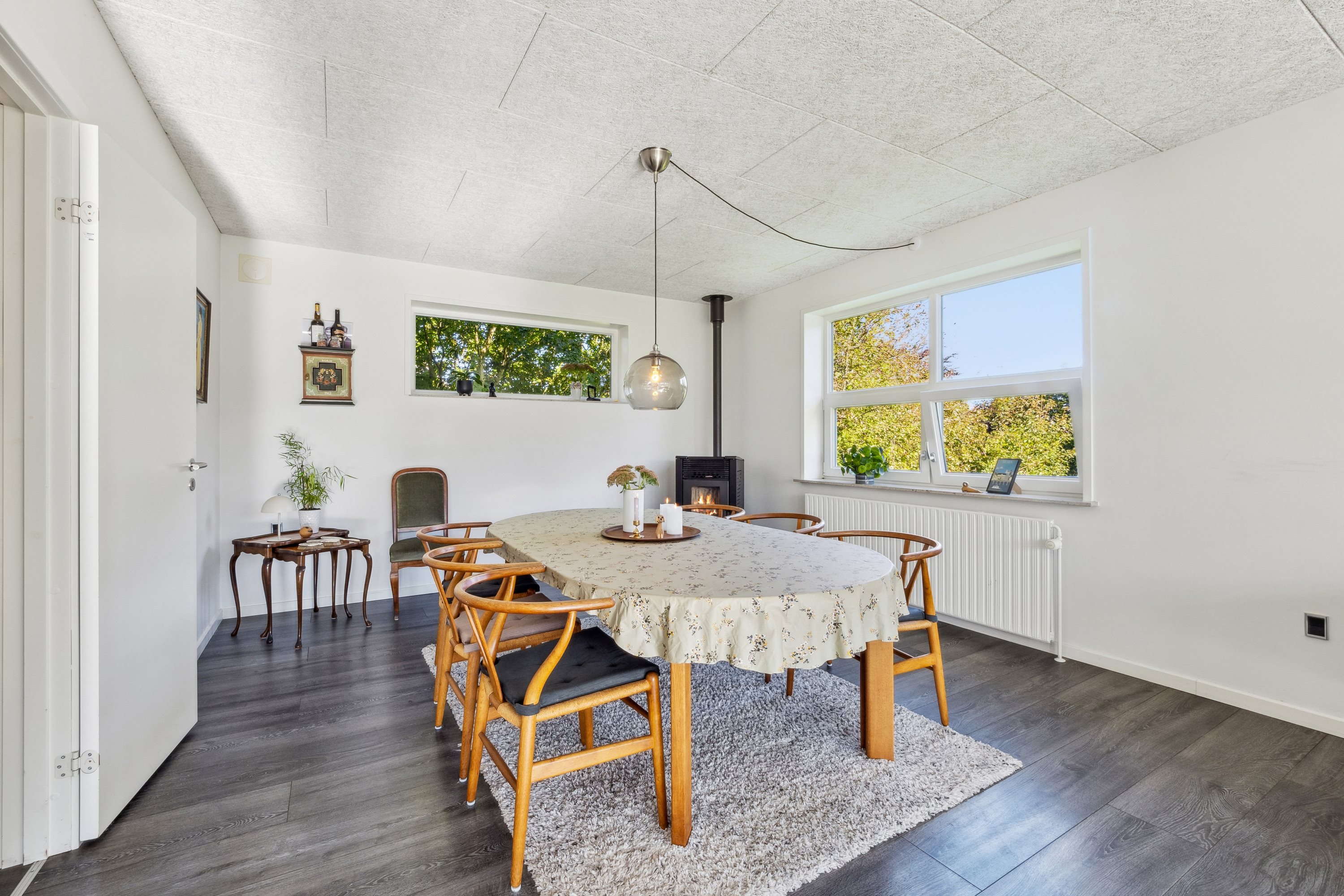 Fremhævet stue billede i fuldskærmstilstand. Billede af Dalvænget 7, 7900 Nykøbing M